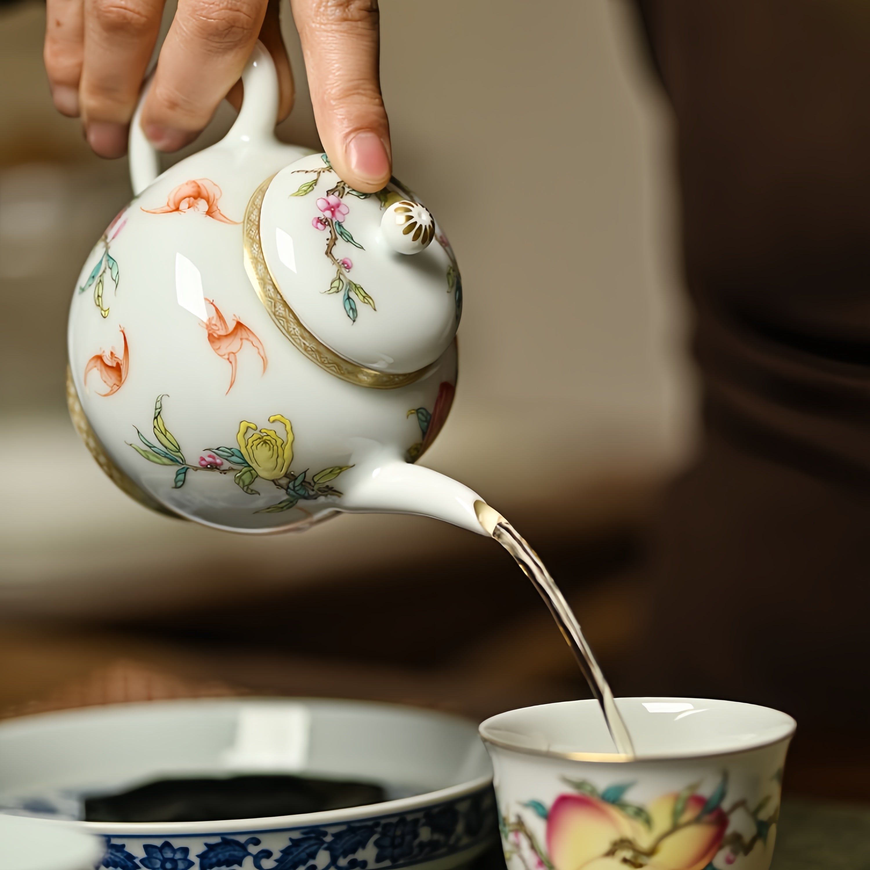 San Duo Shou Tao 220cc - Jing De Zhen Porcelain Teapot zycschina