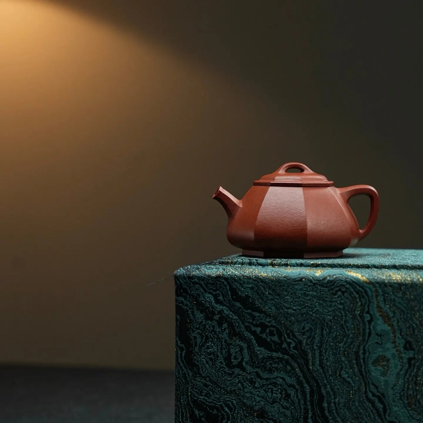 Ba Fang Jing Piao 180cc - Yixing Handmade Teapot 江苏宜兴
