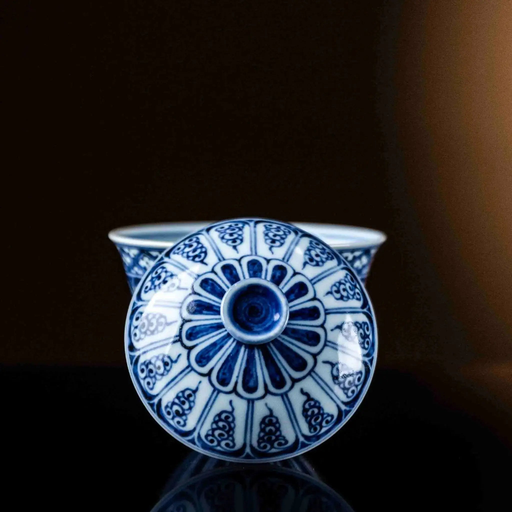 Bao Xiang Juan Cao 150cc - Jing De Zhen Porcelain Gaiwan zycschina