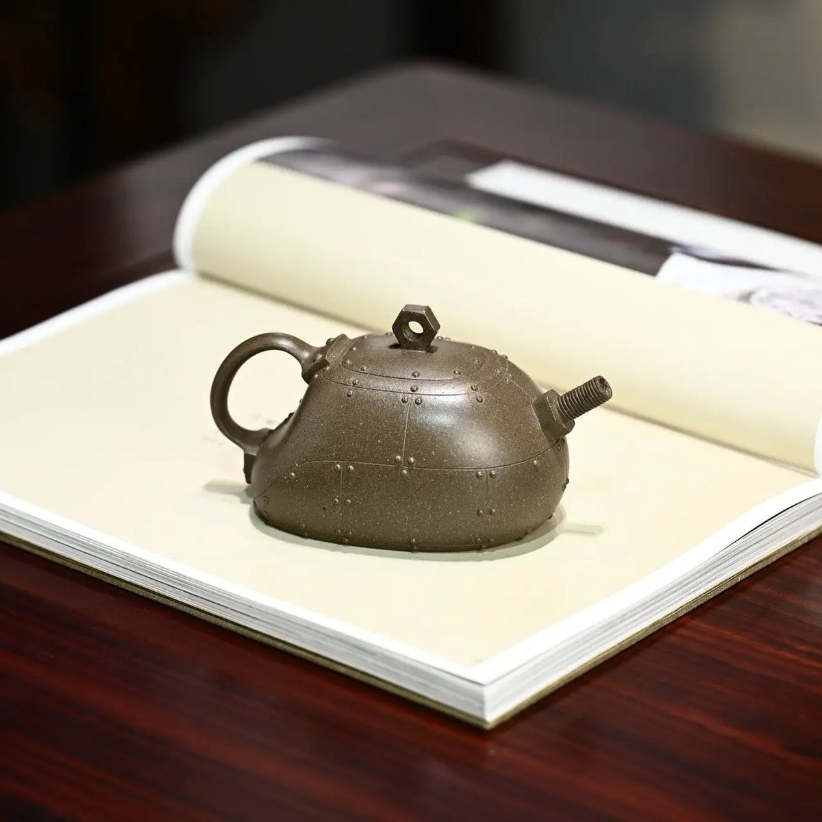 Cyberpunk 180cc - Yixing Handmade Teapot 江苏宜兴
