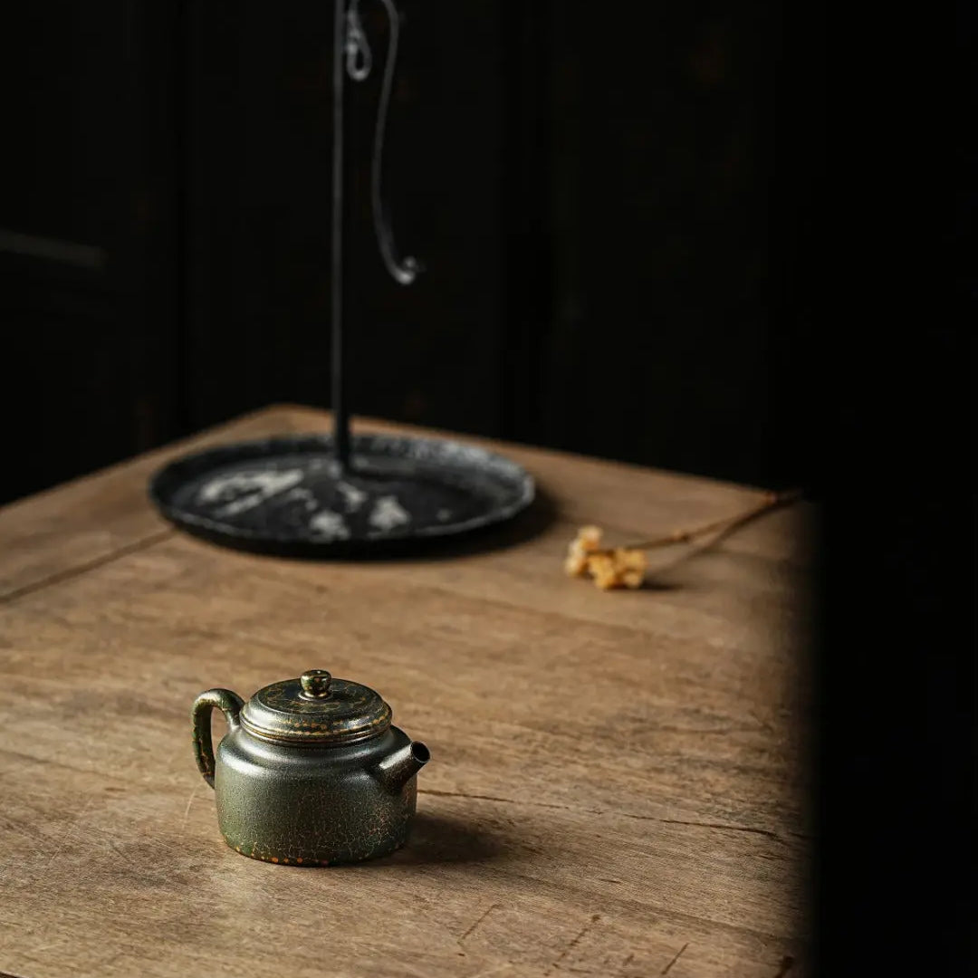 De Zhong 130cc - Yixing Handmade Teapot 江苏宜兴