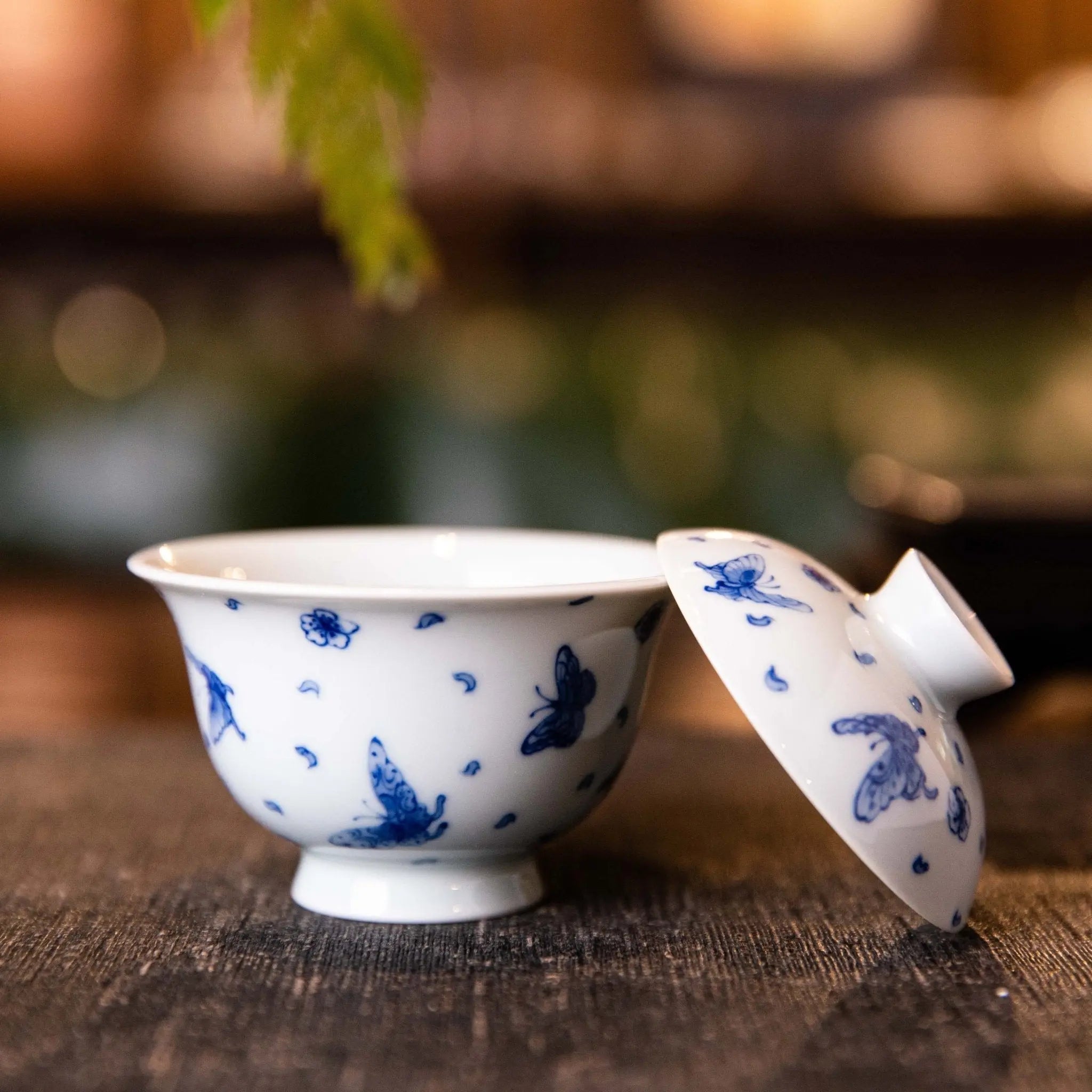Die Lian Hua 50cc - Jing De Zhen Porcelain Gaiwan zycschina