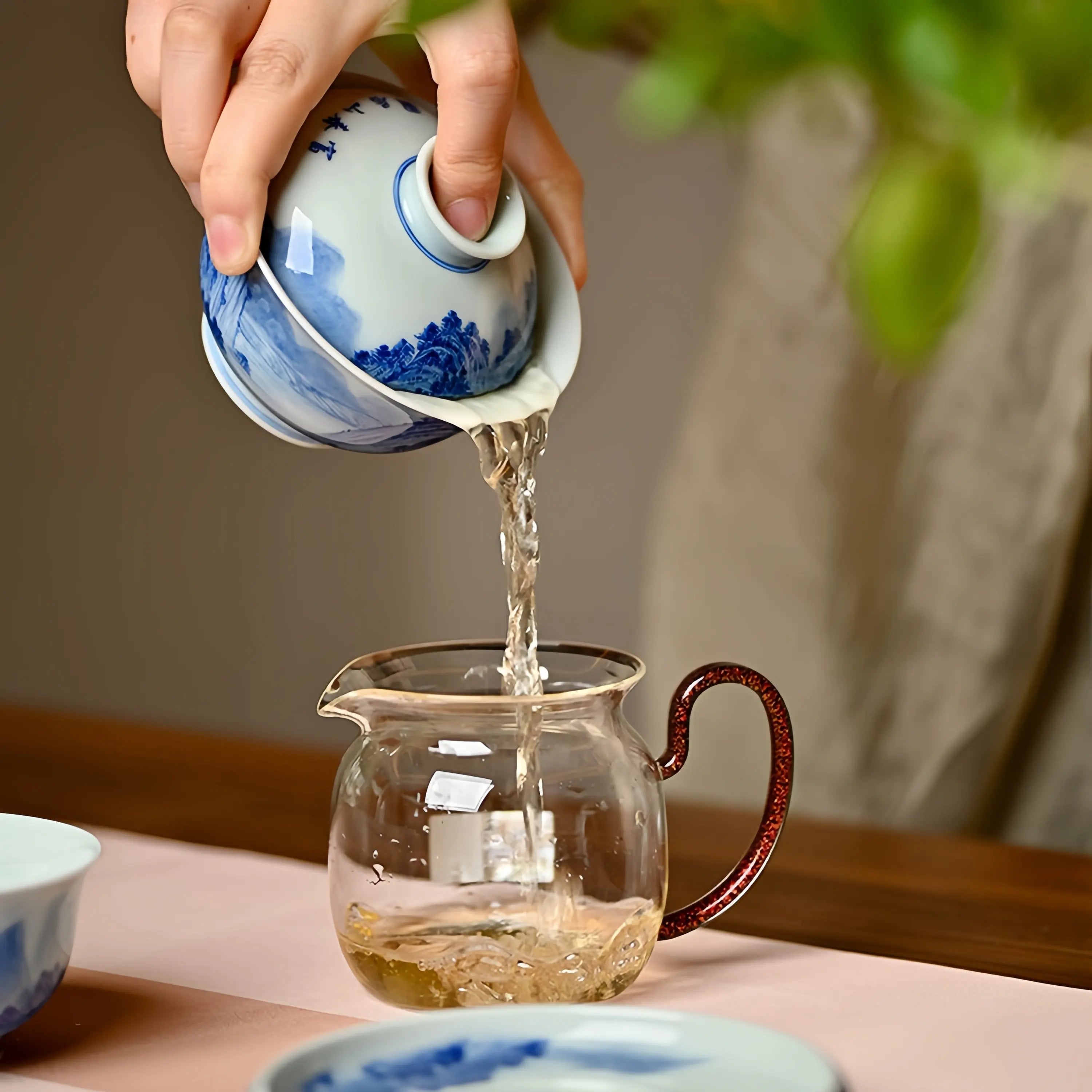 Fu Chun Shan Ju 165cc - Jing De Zhen Porcelain Gaiwan zycschina