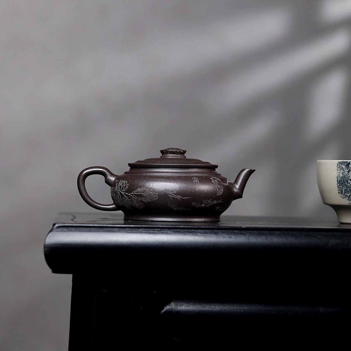 Gong Deng 150cc - Yixing Handmade Teapot 江苏宜兴