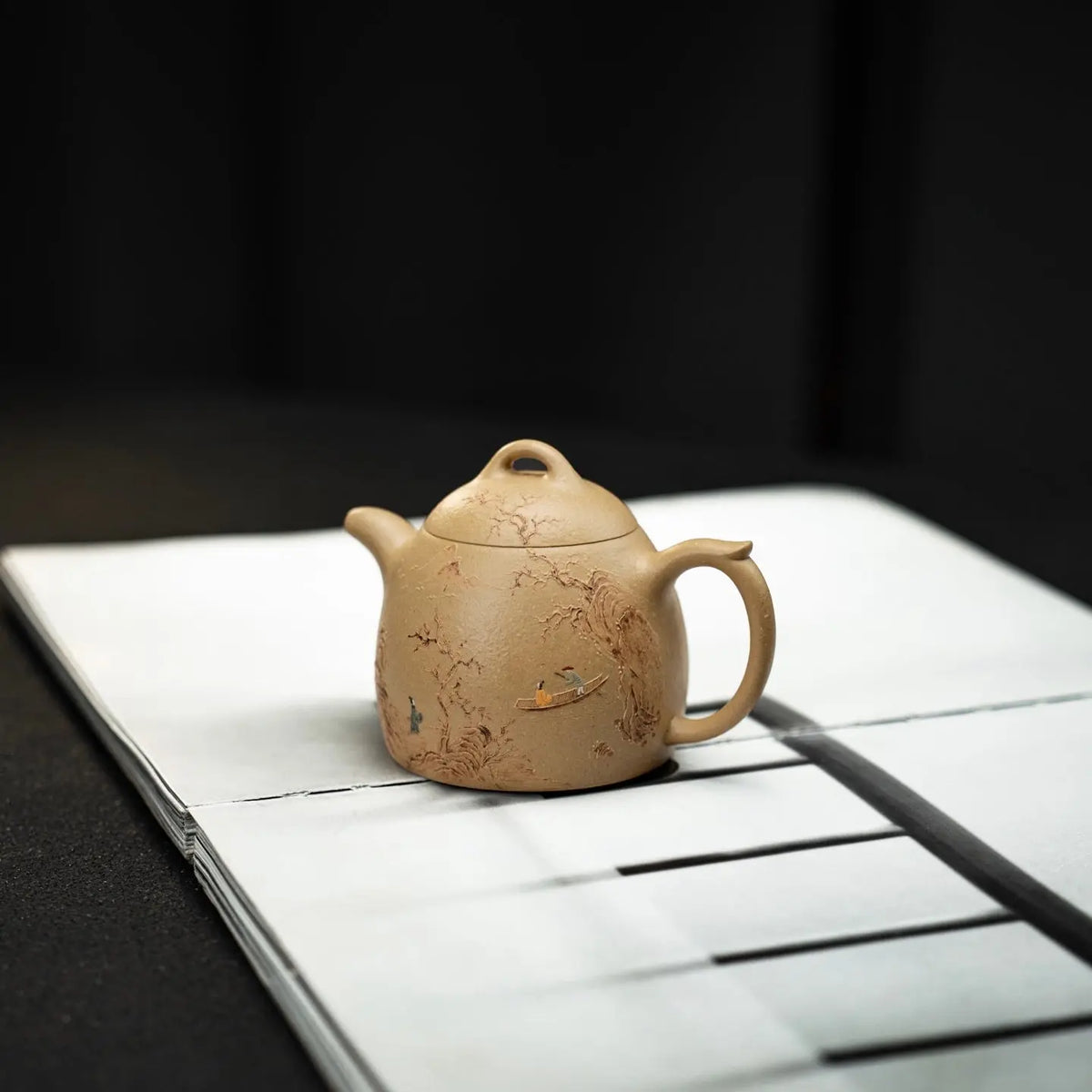 Guan Lan 180cc - Yixing Handmade Teapot 江苏宜兴