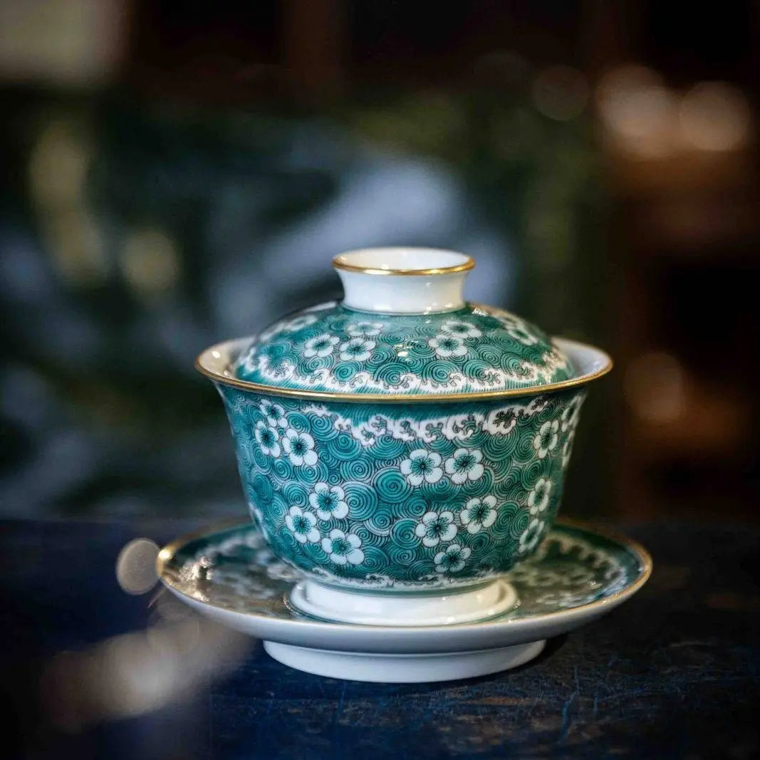 Hai Shui Bing Mei 150cc - Jing De Zhen Porcelain Gaiwan zycschina