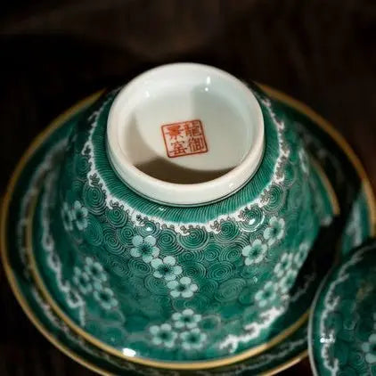 Hai Shui Bing Mei 150cc - Jing De Zhen Porcelain Gaiwan zycschina