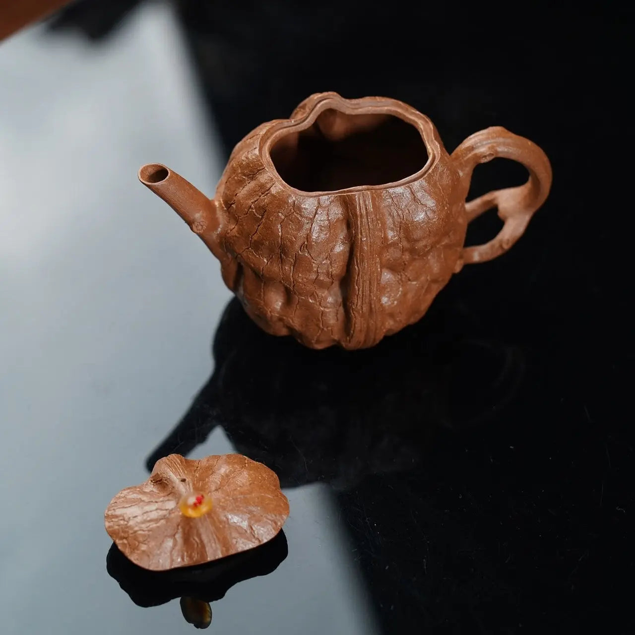 He Tao 130cc - Yixing Handmade Teapot 江苏宜兴