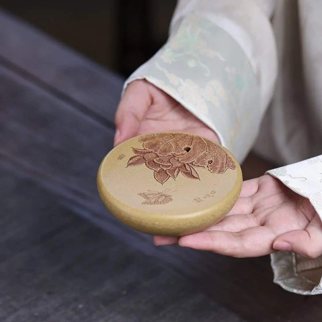 He Xiang - Dry Bubble Tray 江苏宜兴