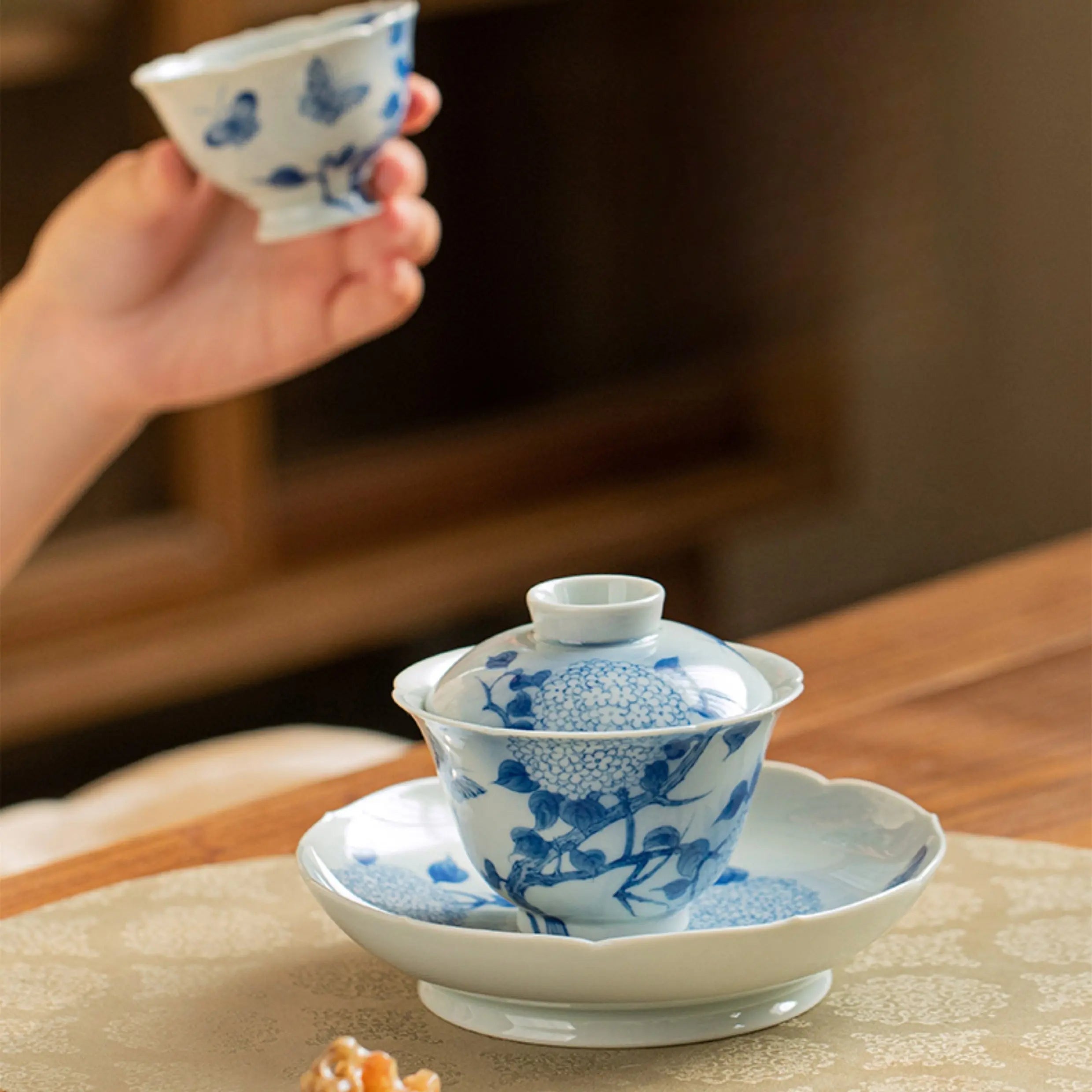 Hu Die Xiu Qiu Hua - Jing De Zhen Porcelain Gaiwan zycschina