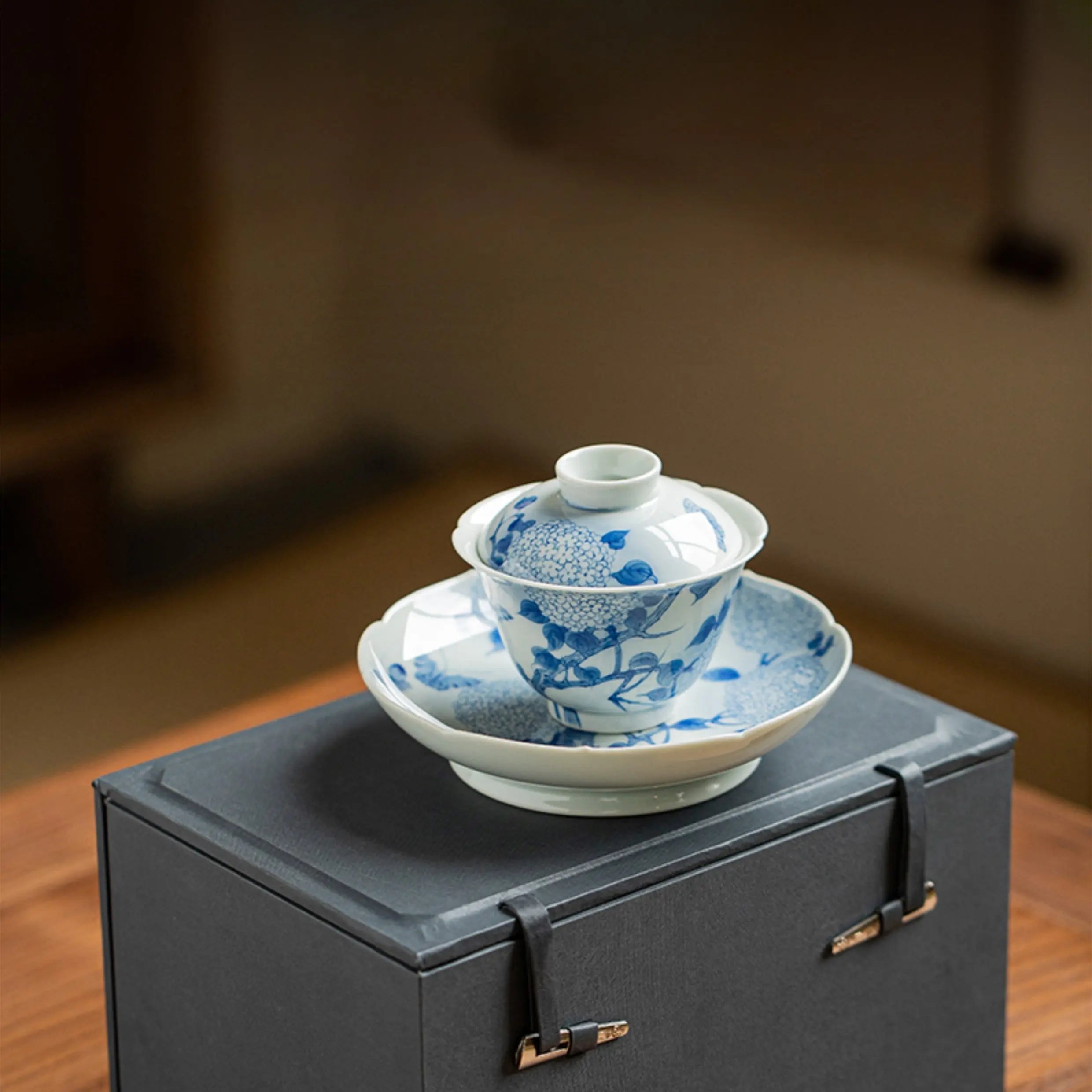 Hu Die Xiu Qiu Hua - Jing De Zhen Porcelain Gaiwan zycschina