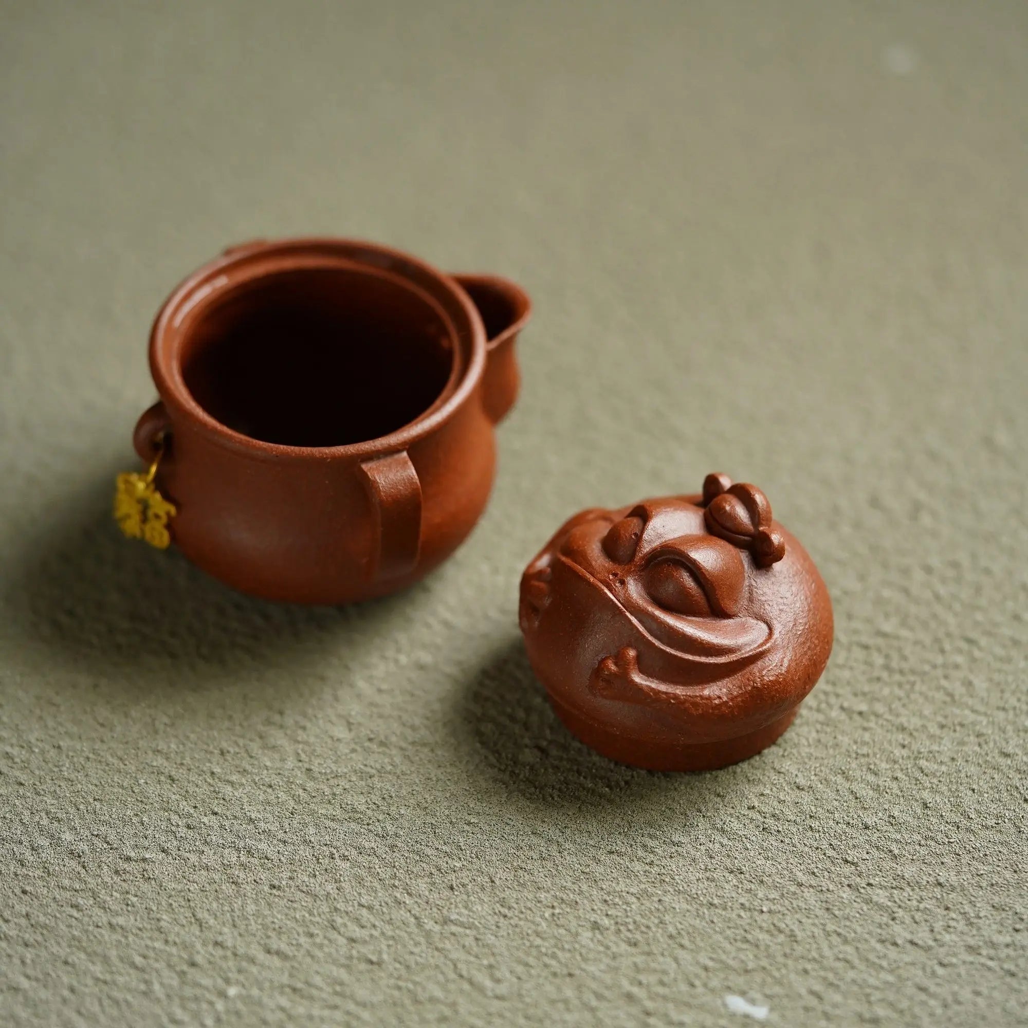 Jin Chan Na Fu 120cc - Yixing Handmade Gaiwan 江苏宜兴