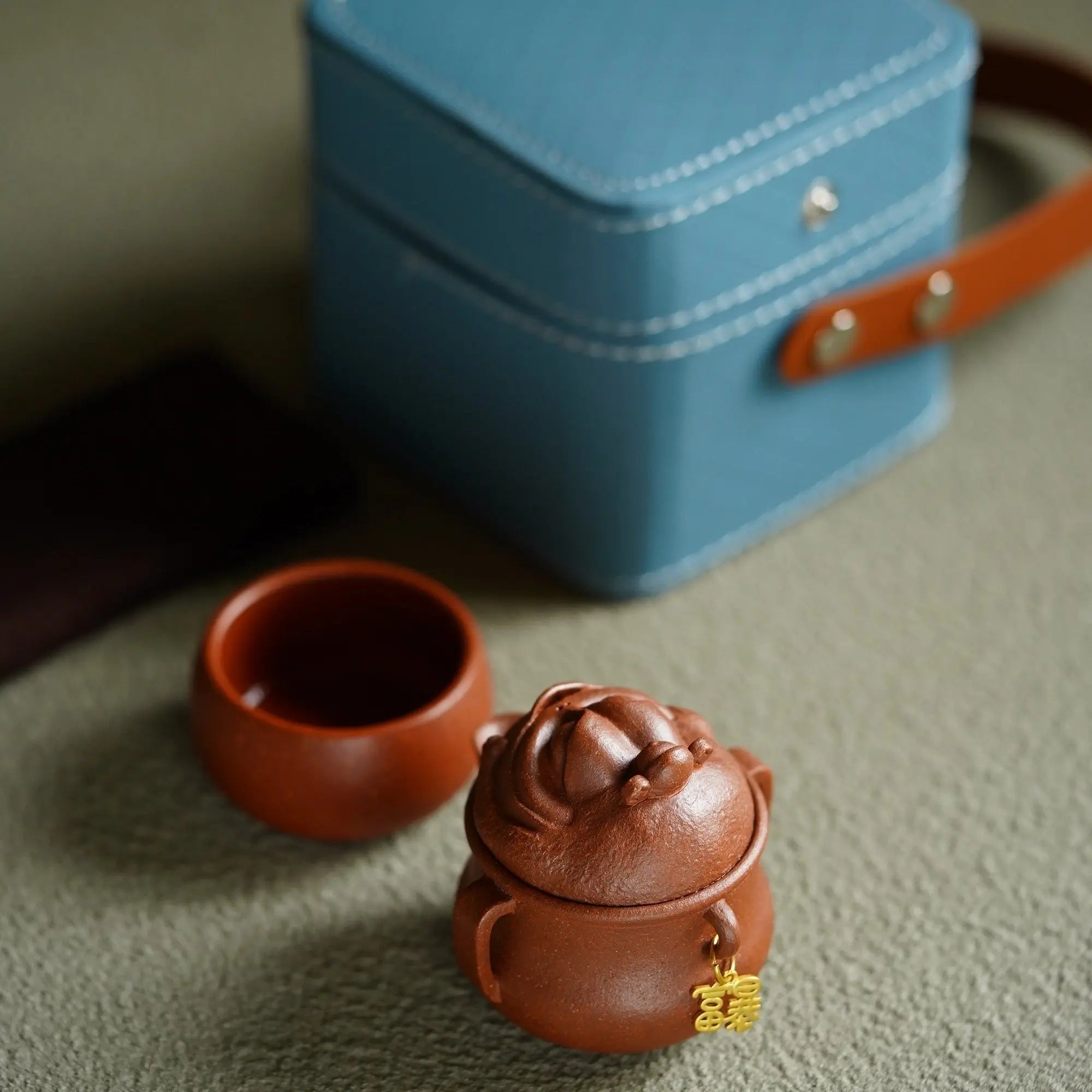 Jin Chan Na Fu 120cc - Yixing Handmade Gaiwan 江苏宜兴