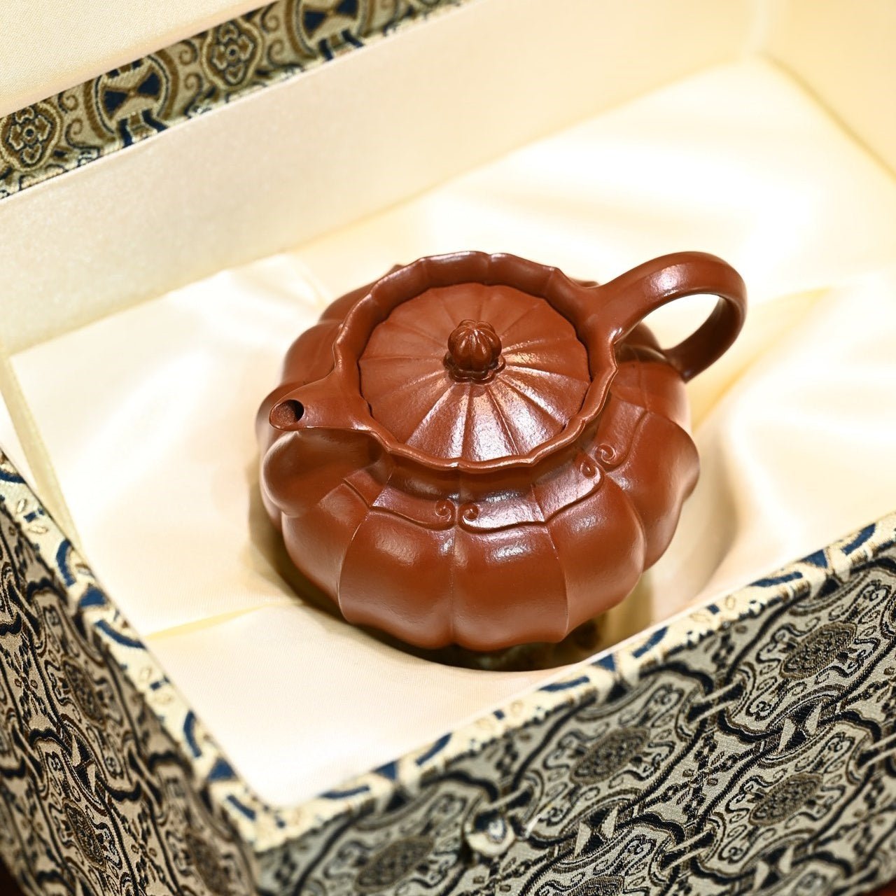 Jin Shan 180cc - Yixing Handmade Teapot 江苏宜兴