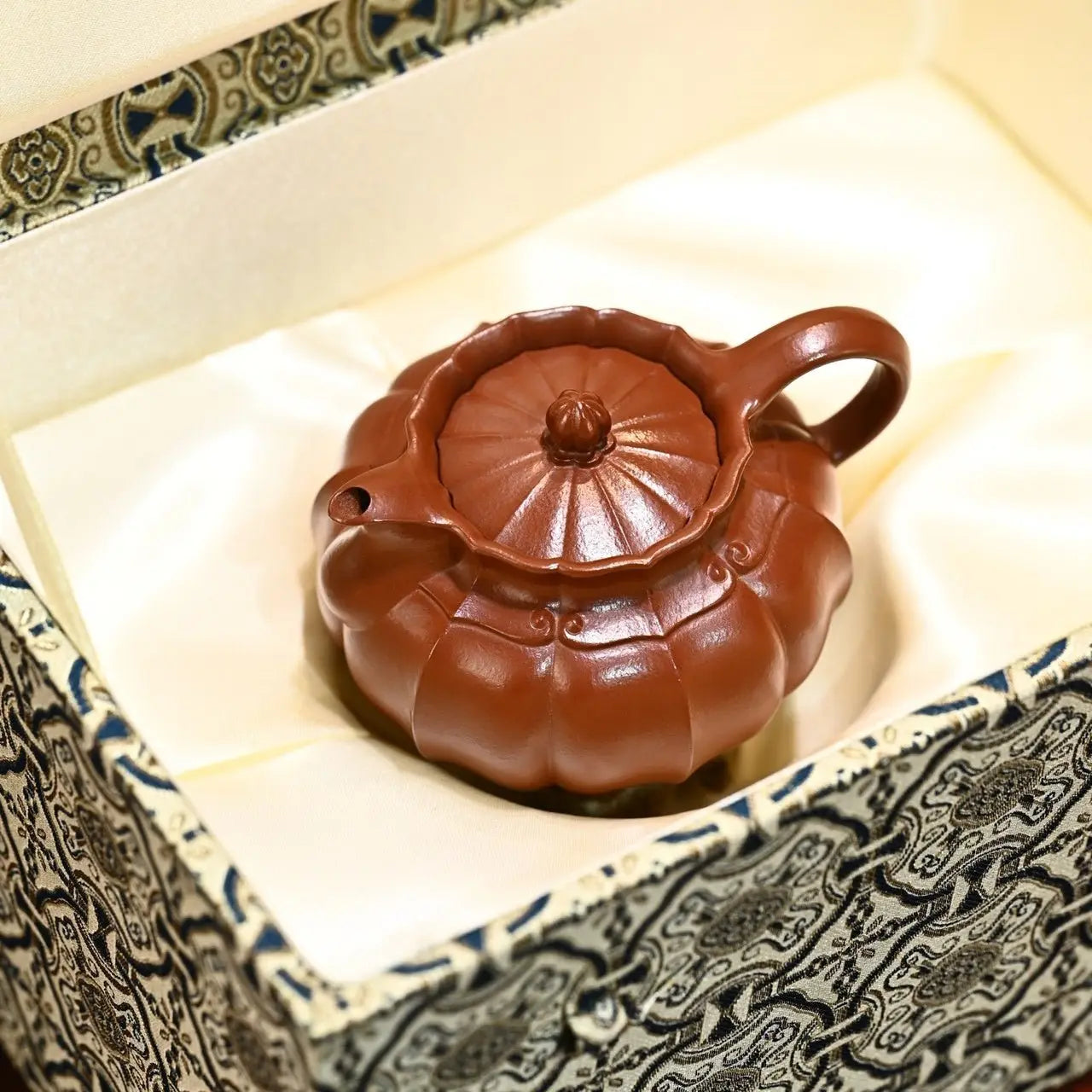 Jin Shan 180cc - Yixing Handmade Teapot 江苏宜兴