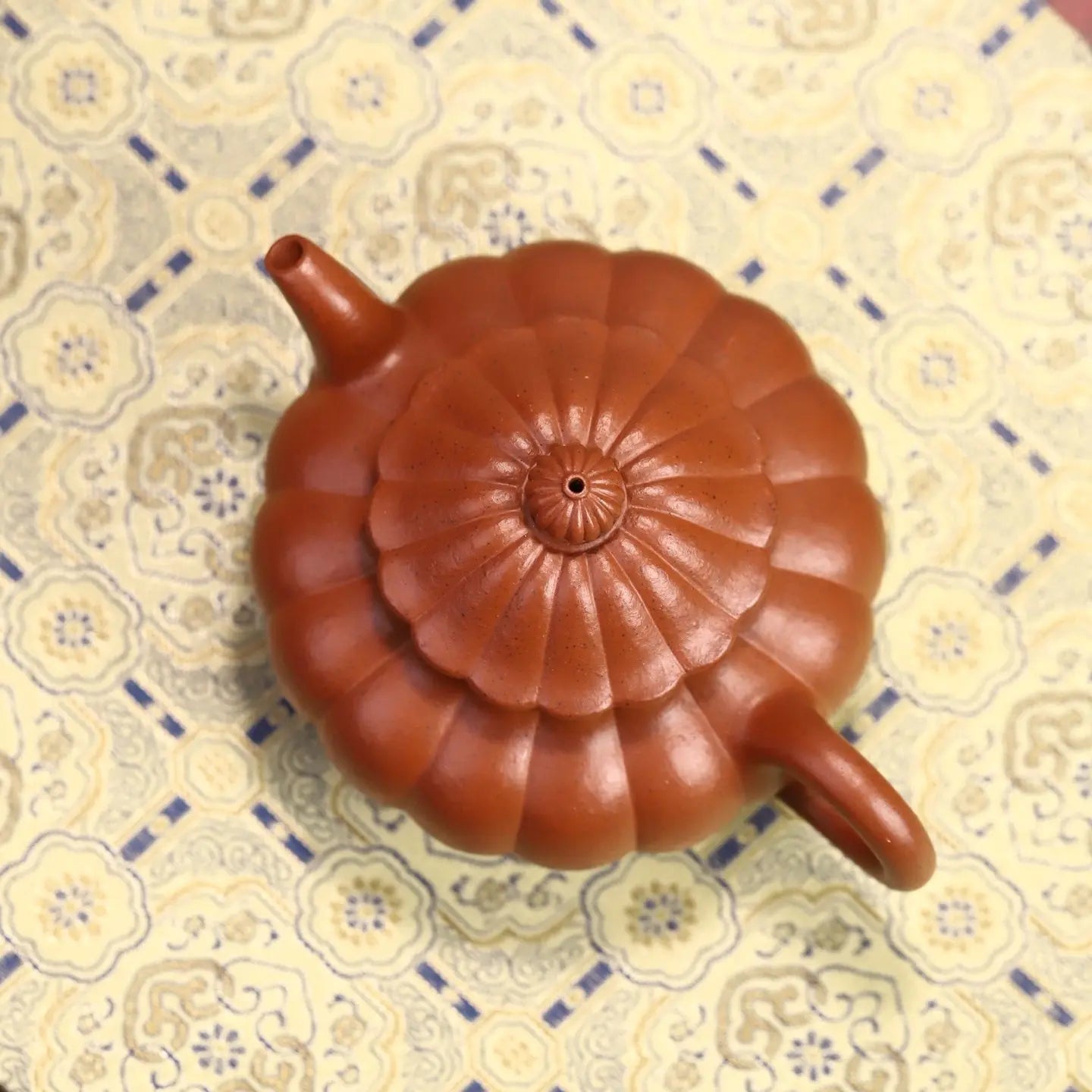 Jin Wen Lian Zi 220cc - Yixing Handmade Teapot 江苏宜兴