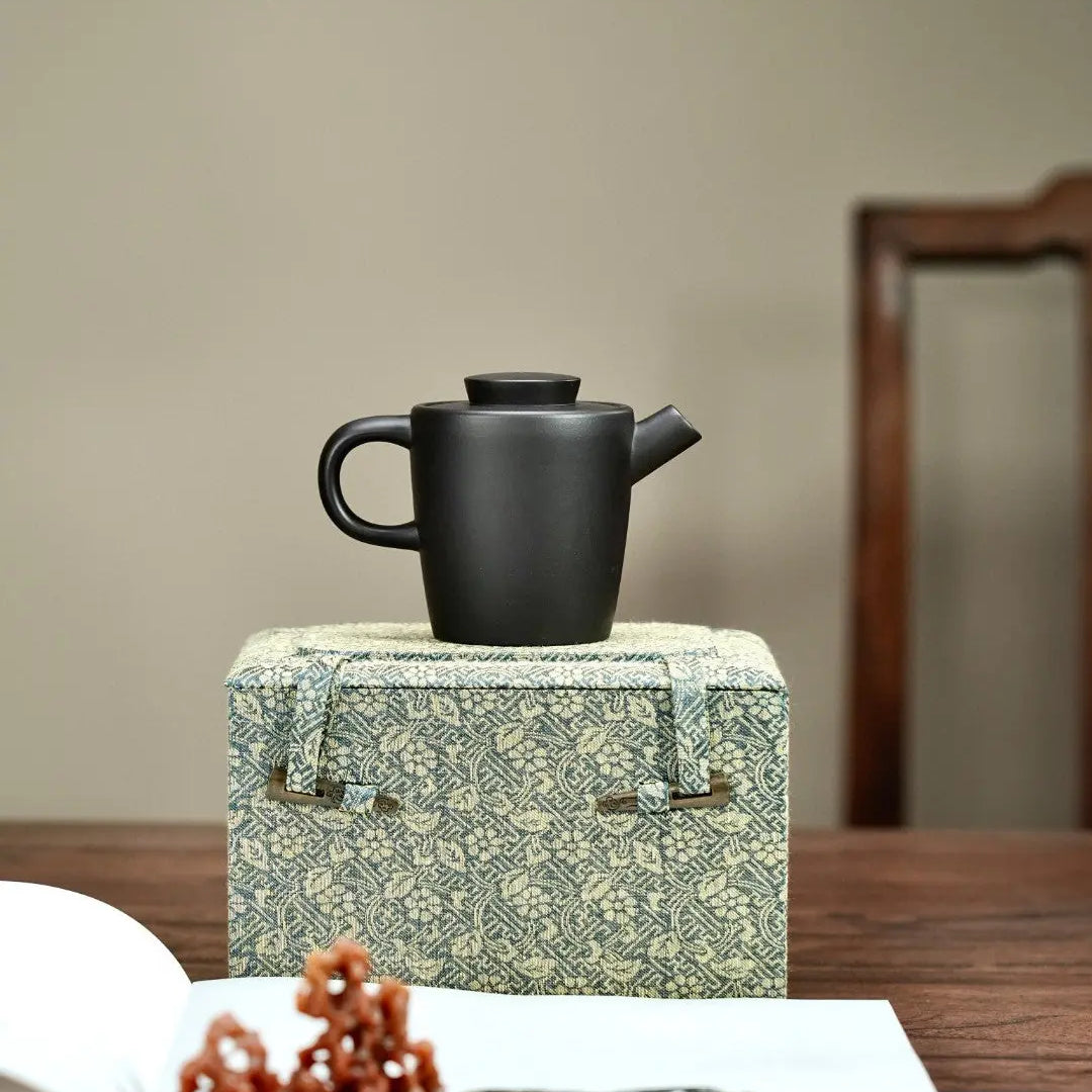 Ju Lun 180cc - Yixing Handmade Teapot 江苏宜兴