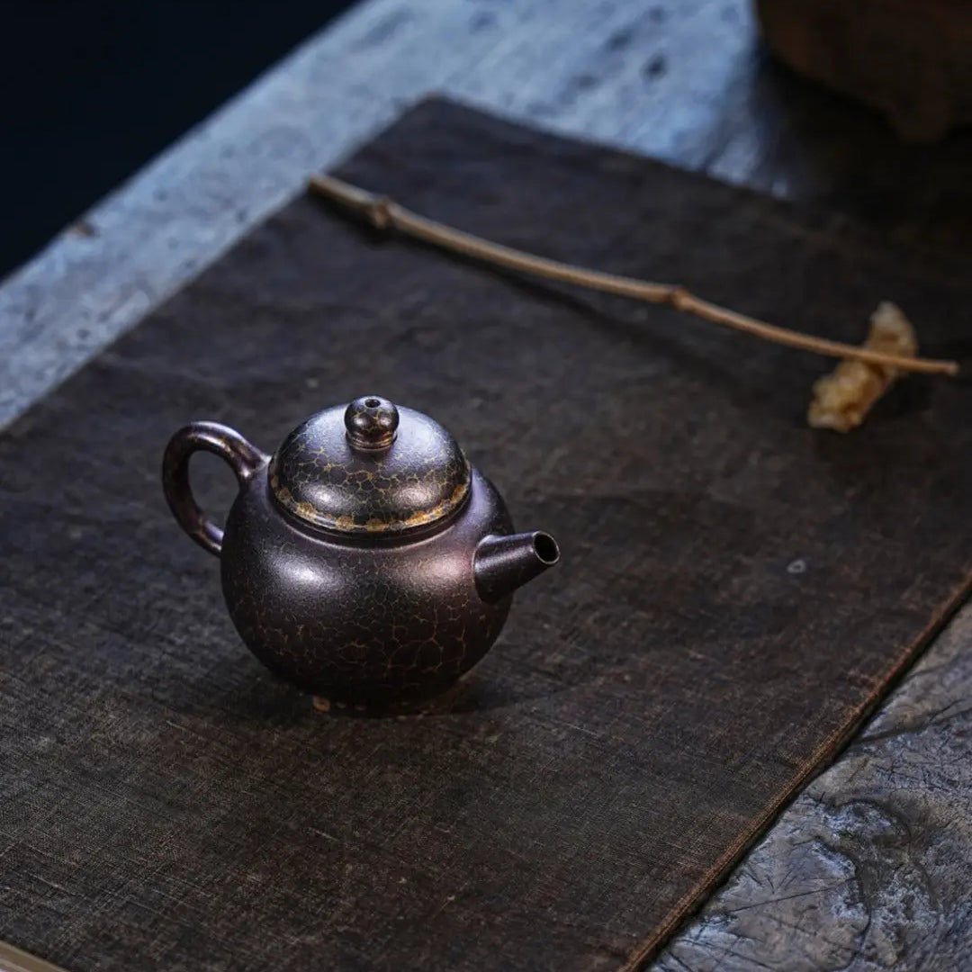 Ju Lun Zhu 100cc - Yixing Handmade Teapot 江苏宜兴