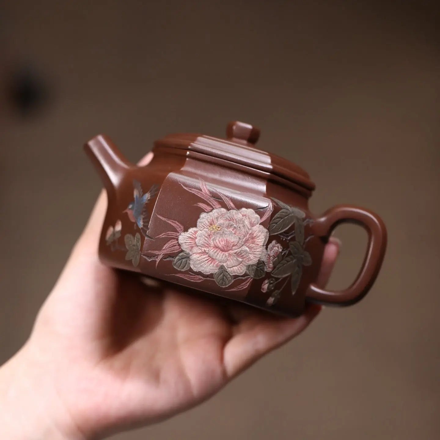Liu Fang De Zhong 250cc - Yixing Handmade Teapot 江苏宜兴