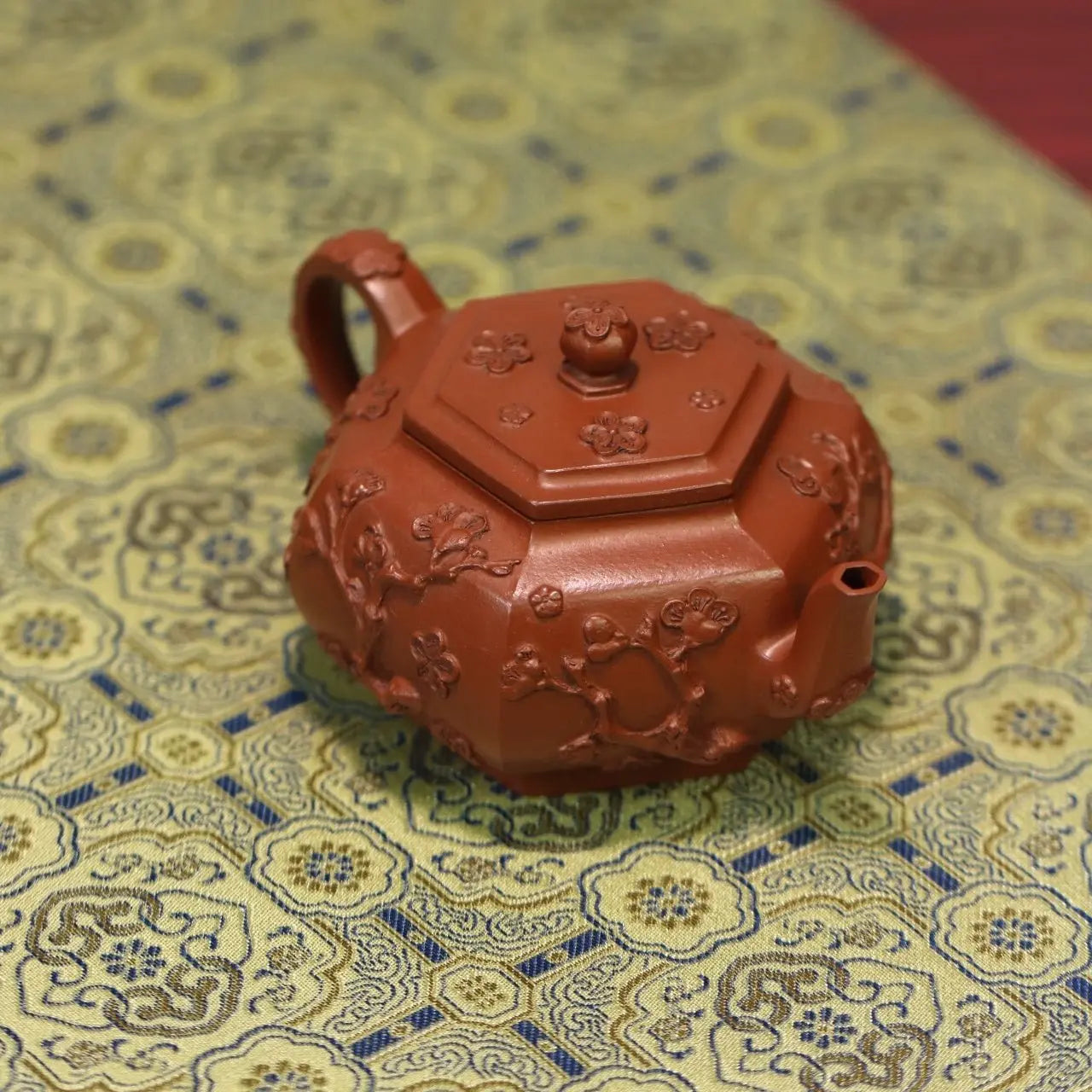 Liu Fang Xue Hua 120cc - Yixing Handmade Teapot 江苏宜兴