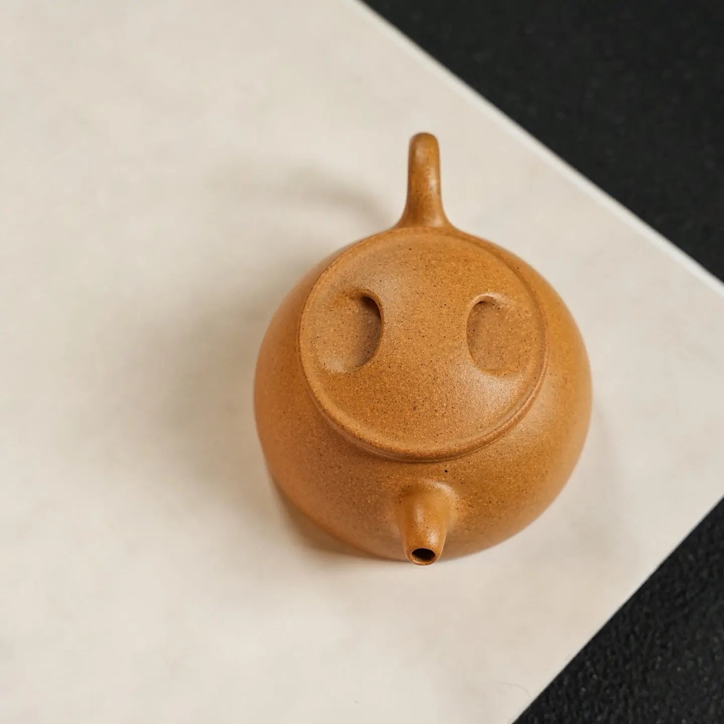 Niu Gai Lian Zi 150cc - Yixing Handmade Teapot 江苏宜兴