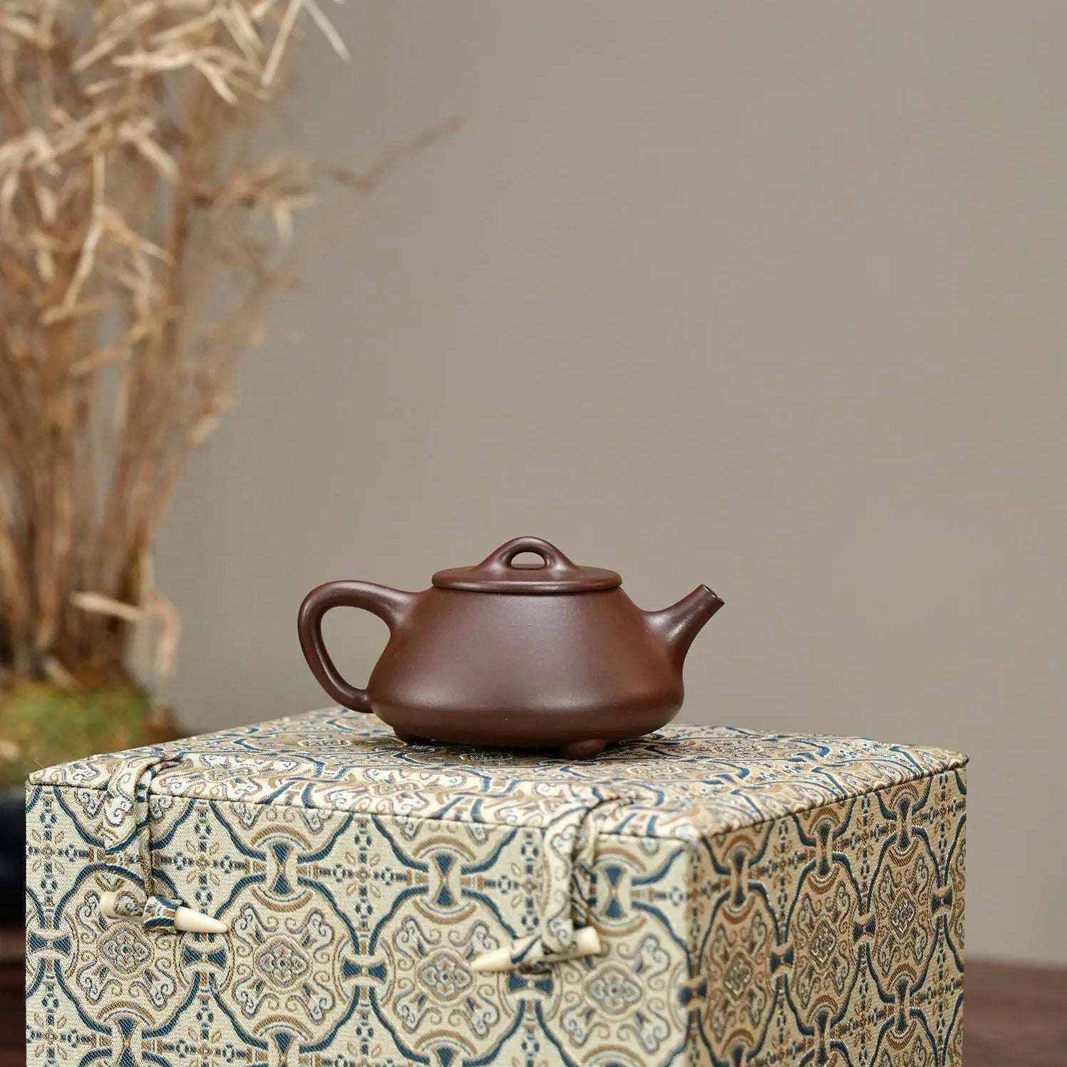 Ping Gai Shi Piao 130cc - Yixing Handmade Teapot 江苏宜兴