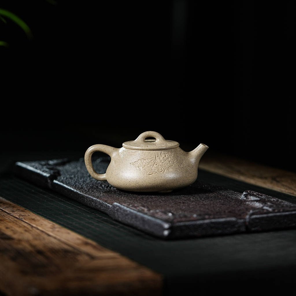 Ping Gai Shi Piao 200cc - Yixing Handmade Teapot 江苏宜兴