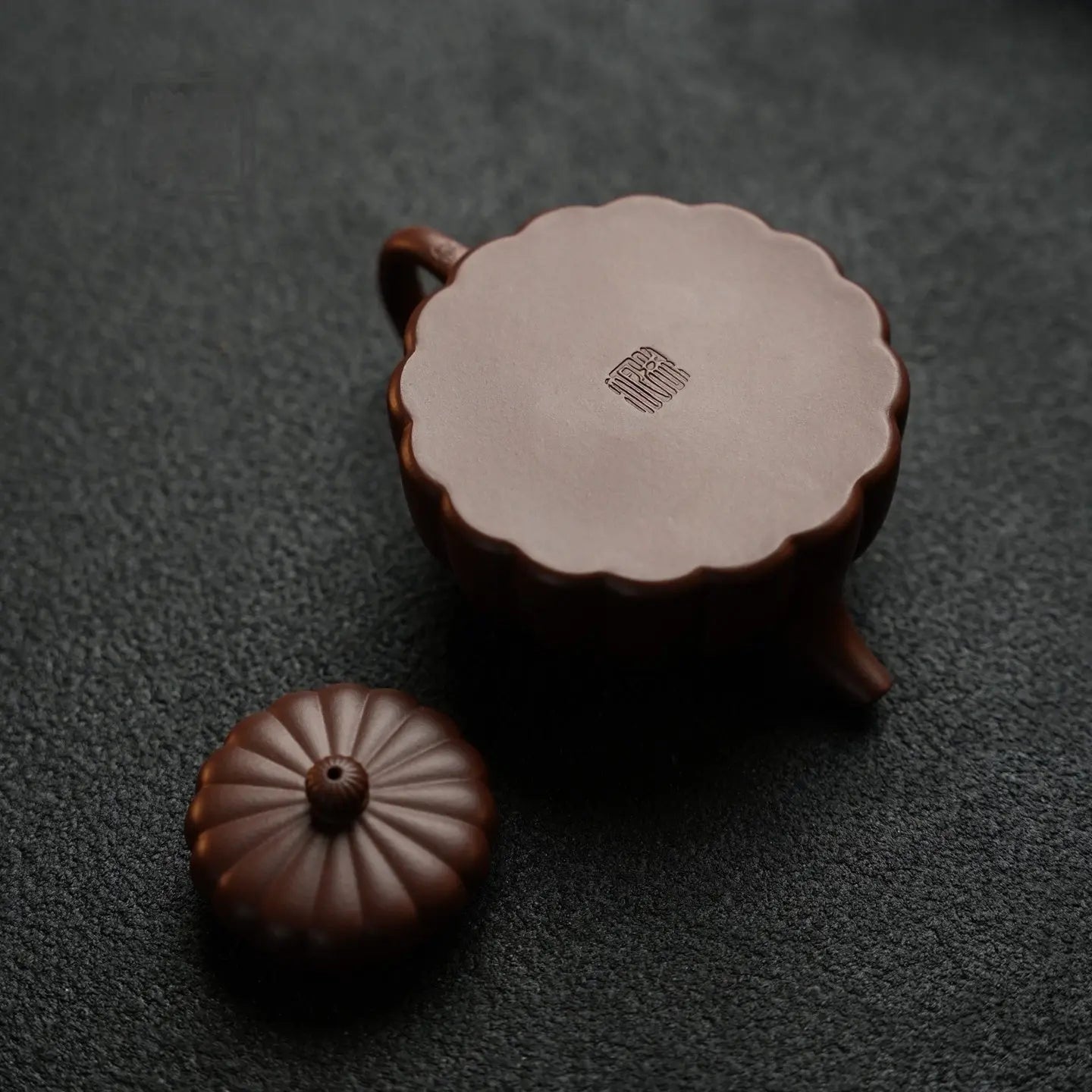 Qing Yin 150cc - Yixing Handmade Teapot 江苏宜兴