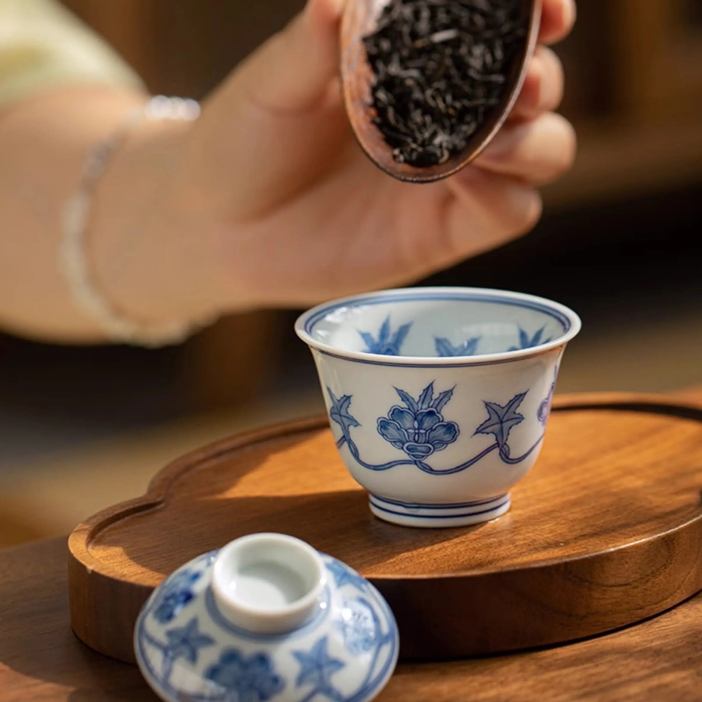 Qiu Kui Wen - Jing De Zhen Porcelain Gaiwan zycschina