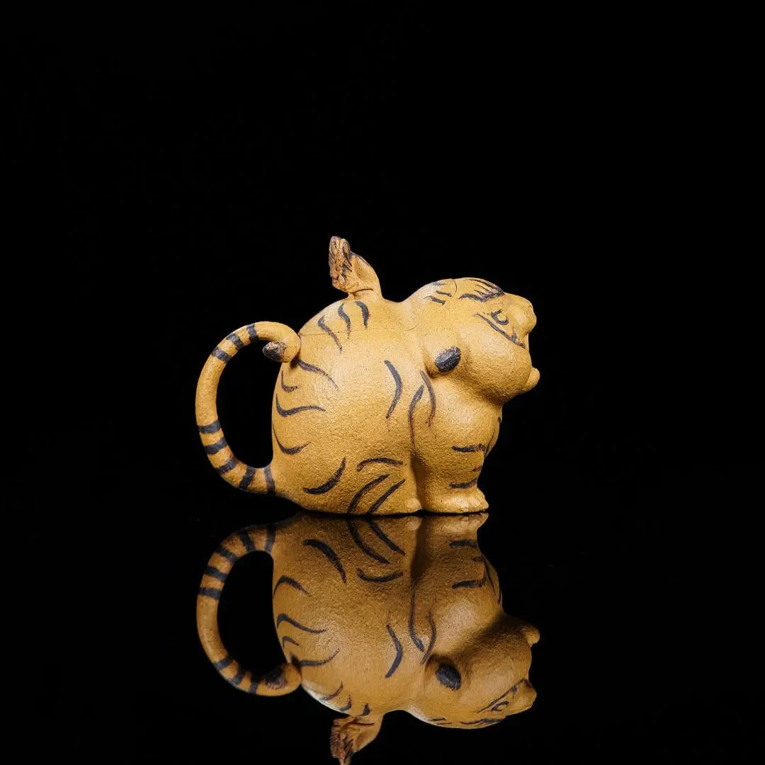 Ru Hu Tian Yi 130cc - Yixing Handmade Teapot 江苏宜兴