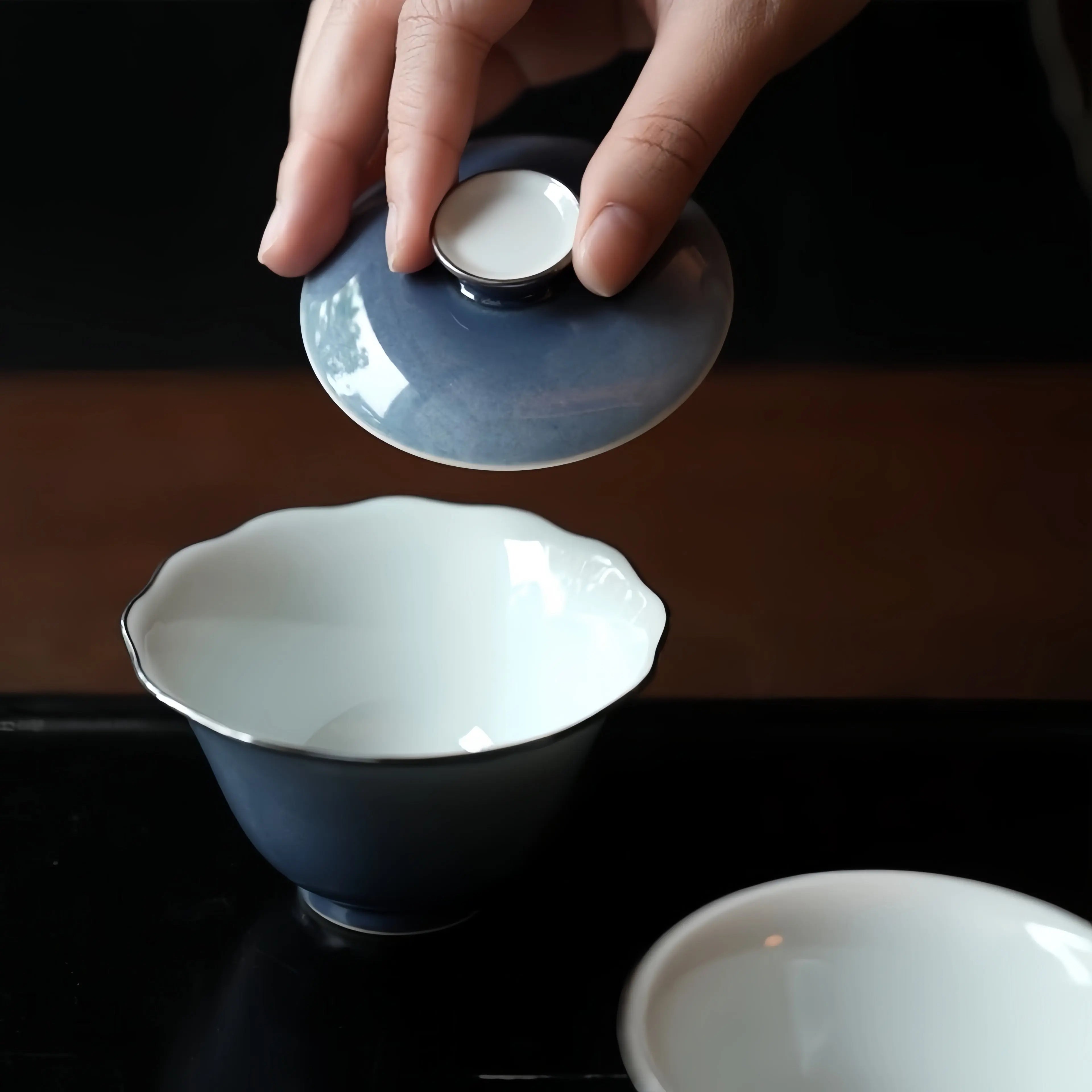 Sa Lan Jian Bian 140cc - Jing De Zhen Porcelain Gaiwan zycschina