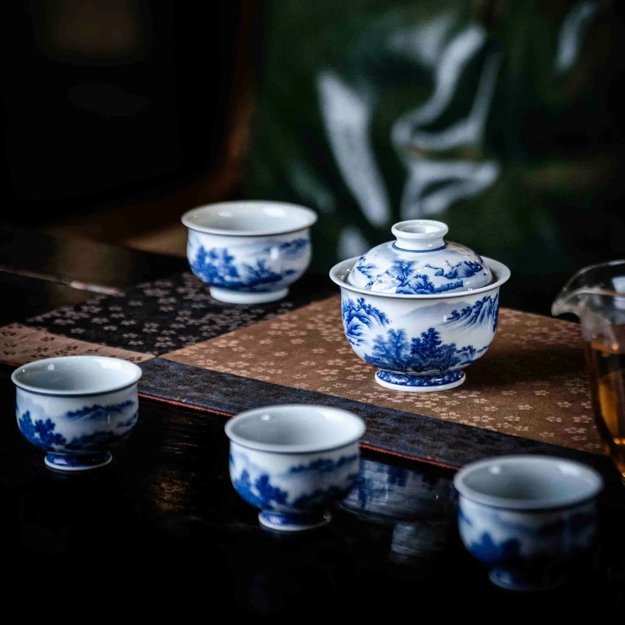 Shan Shui 110cc - Jing De Zhen Porcelain Gaiwan zycschina