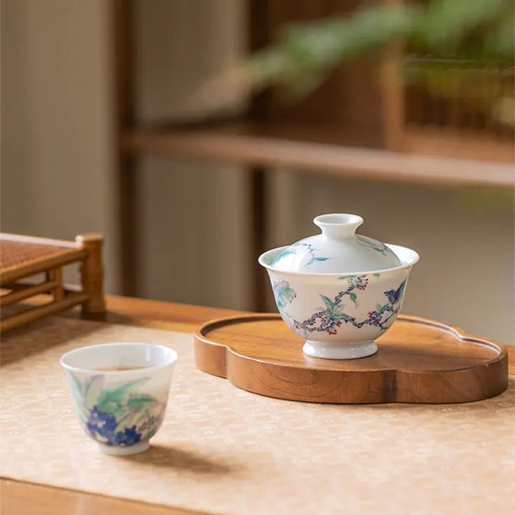 Tai Hu Shi Ba Jiao Cui Niao - Jing De Zhen Porcelain Gaiwan zycschina