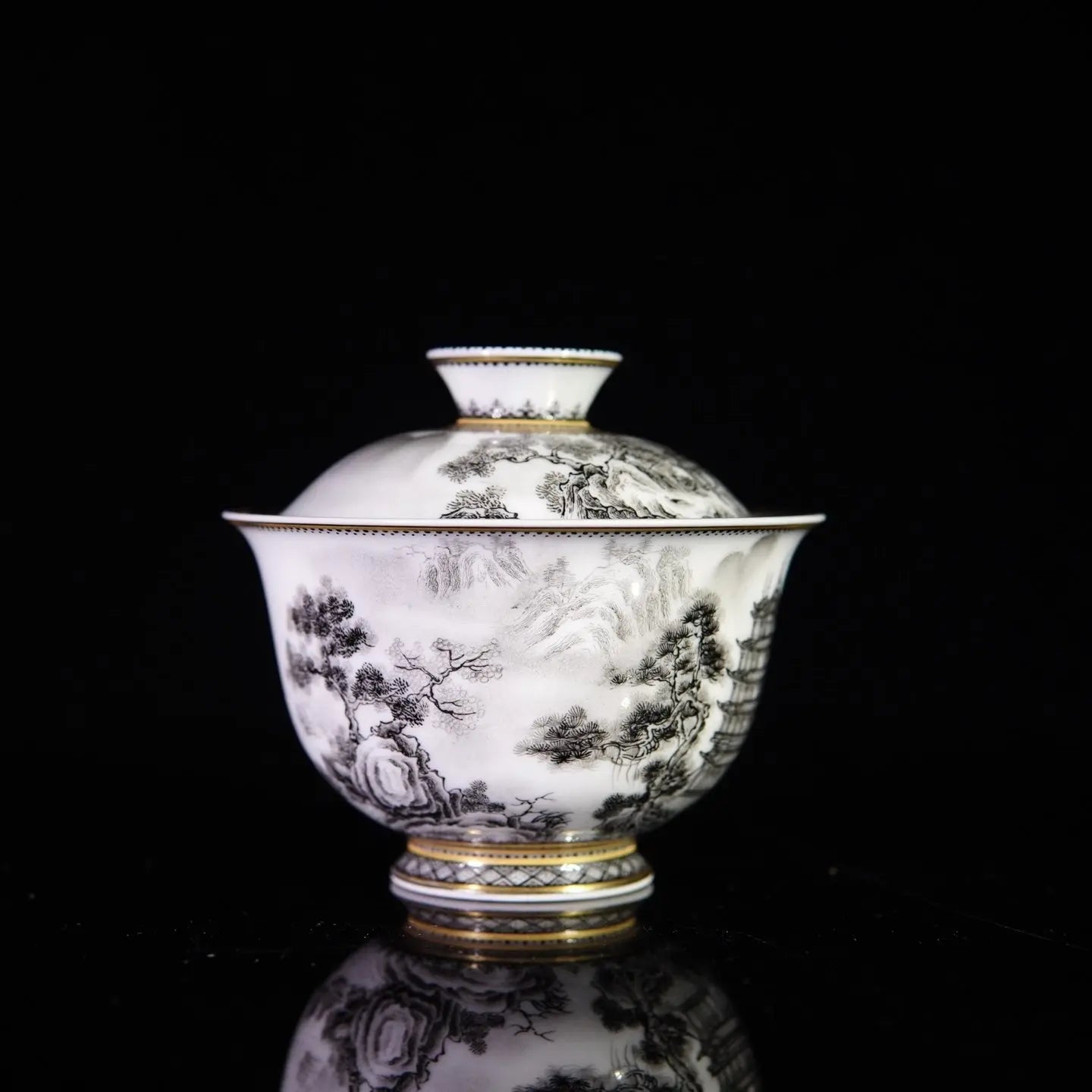 Ting Tai Lou Ge 130cc - Jing De Zhen Porcelain Gaiwan zycschina
