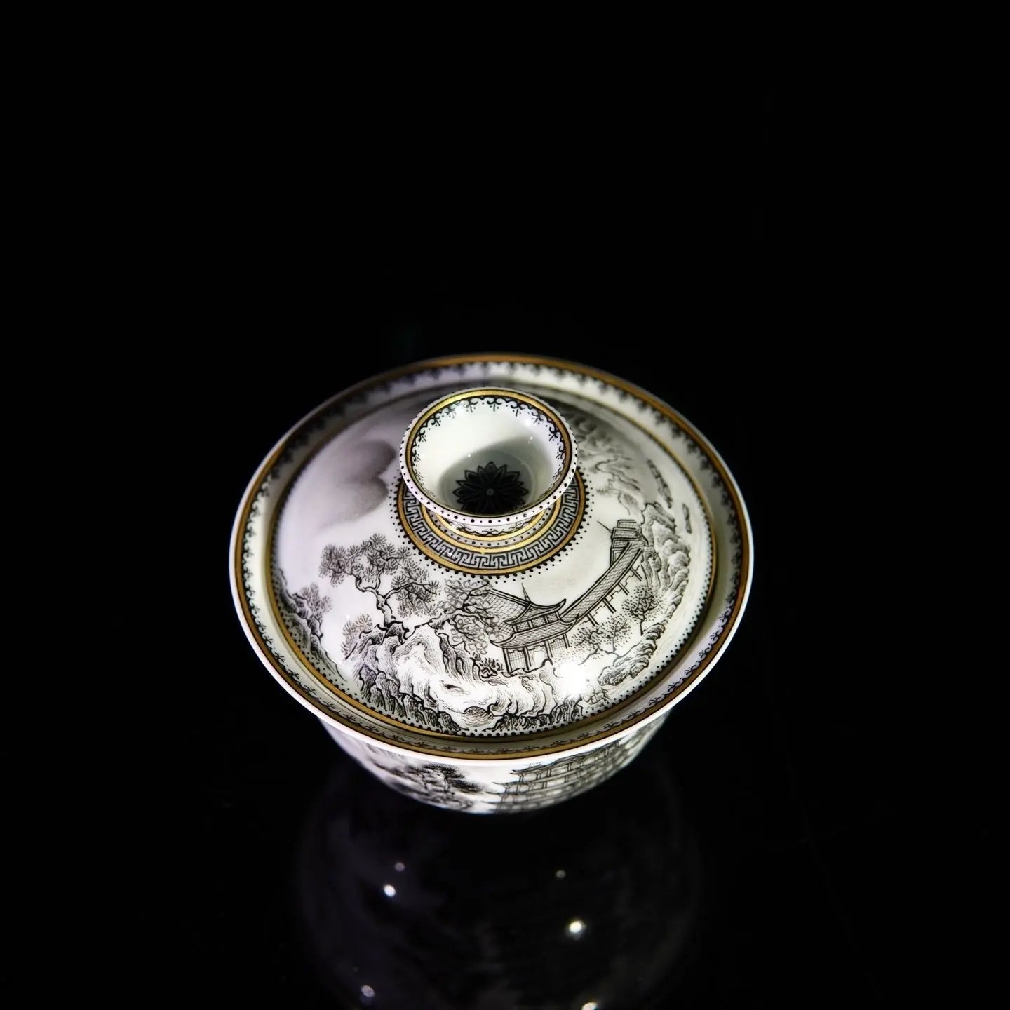 Ting Tai Lou Ge 130cc - Jing De Zhen Porcelain Gaiwan zycschina