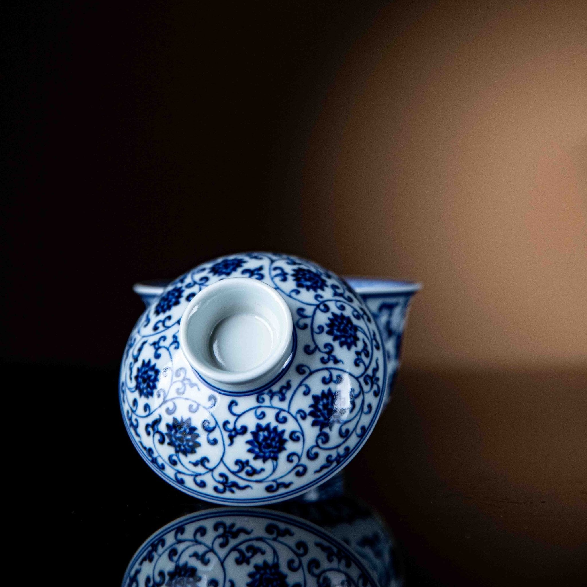 Lian Tuo Ba Bao 150cc - Jing De Zhen Porcelain Gaiwan zycschina