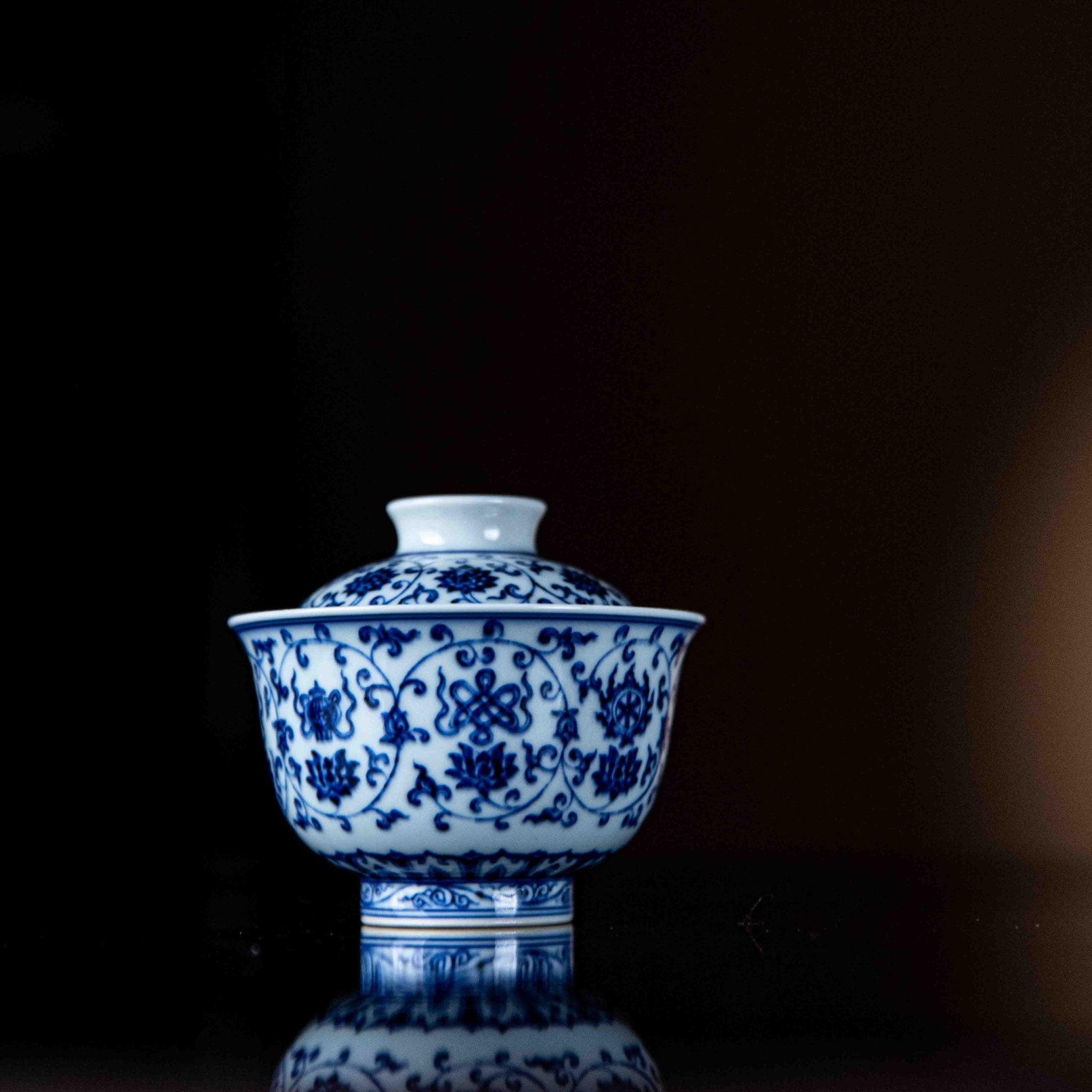 Lian Tuo Ba Bao 150cc - Jing De Zhen Porcelain Gaiwan zycschina