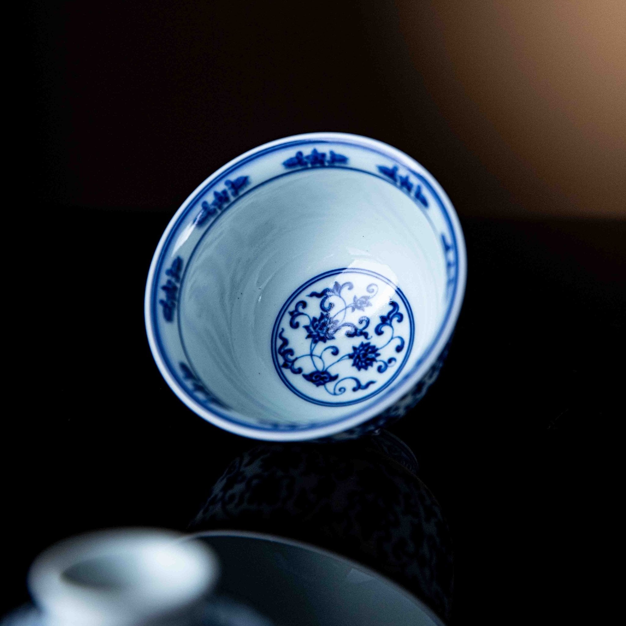 Lian Tuo Ba Bao 150cc - Jing De Zhen Porcelain Gaiwan zycschina