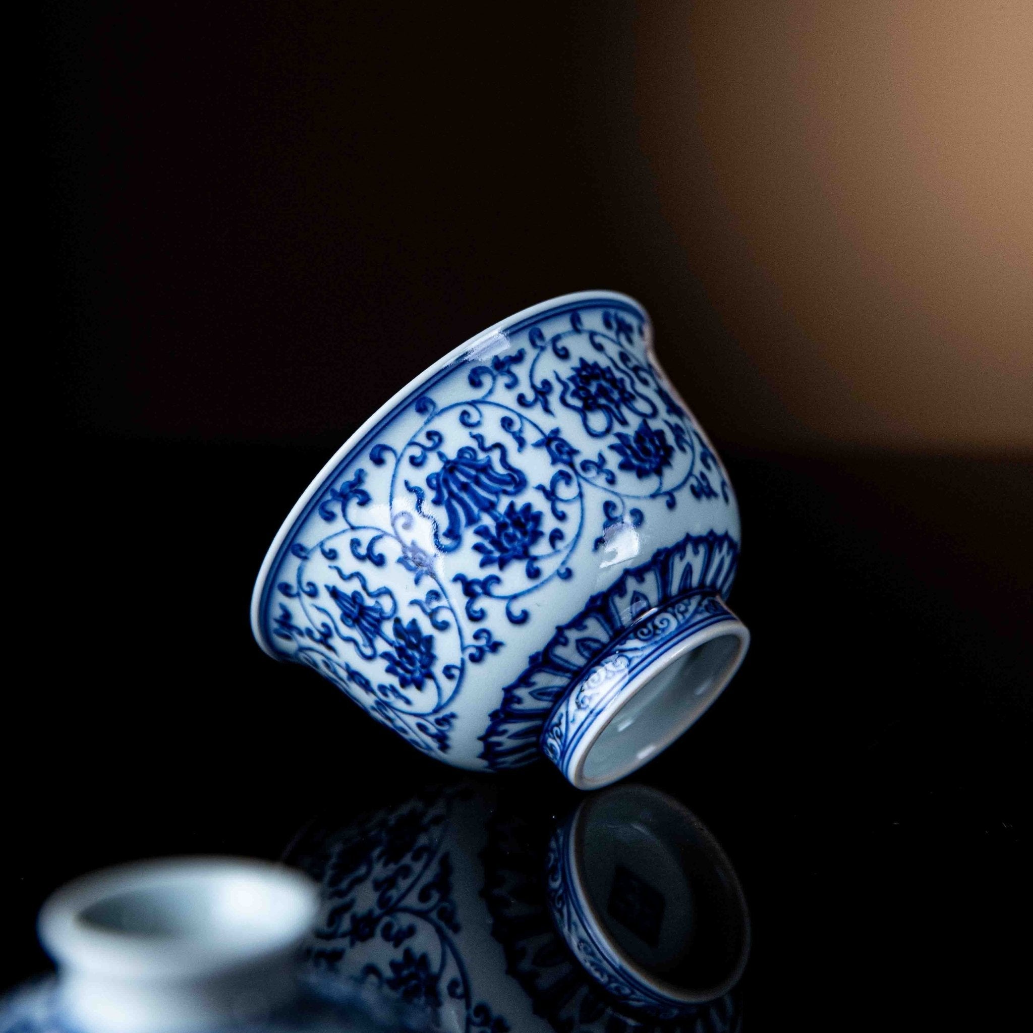 Lian Tuo Ba Bao 150cc - Jing De Zhen Porcelain Gaiwan zycschina