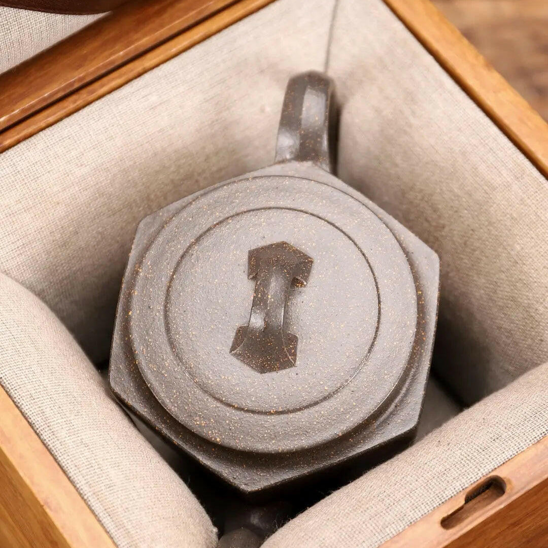 Liu Fang Gong Deng 290cc - Yixing Handmade Teapot - zycs_China - tea - teapot