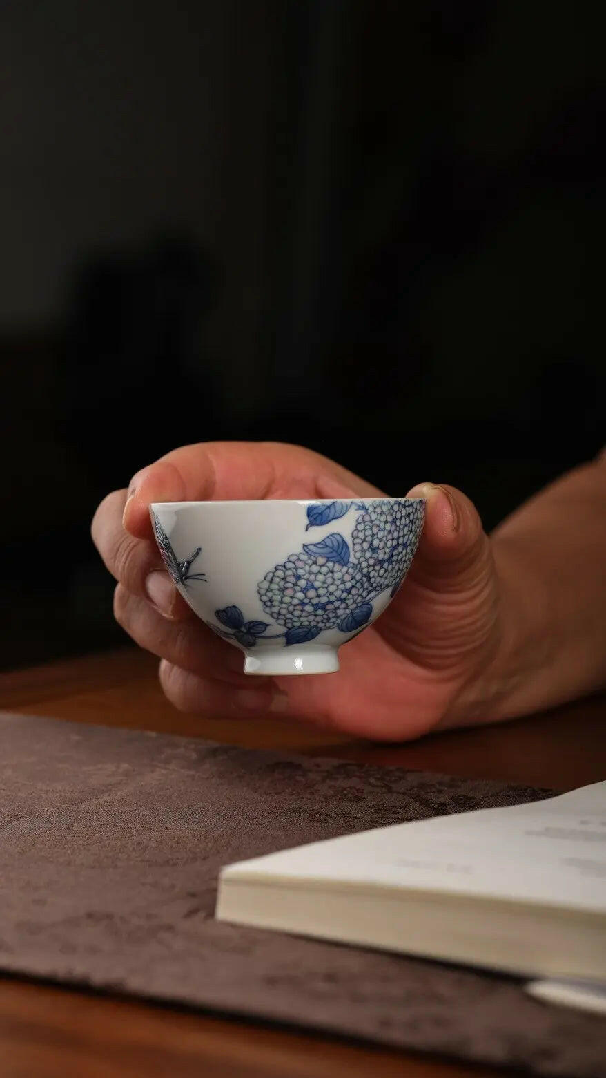 Xiu Qiu Hua - Jing De Zhen Porcelain Teacup zycschina