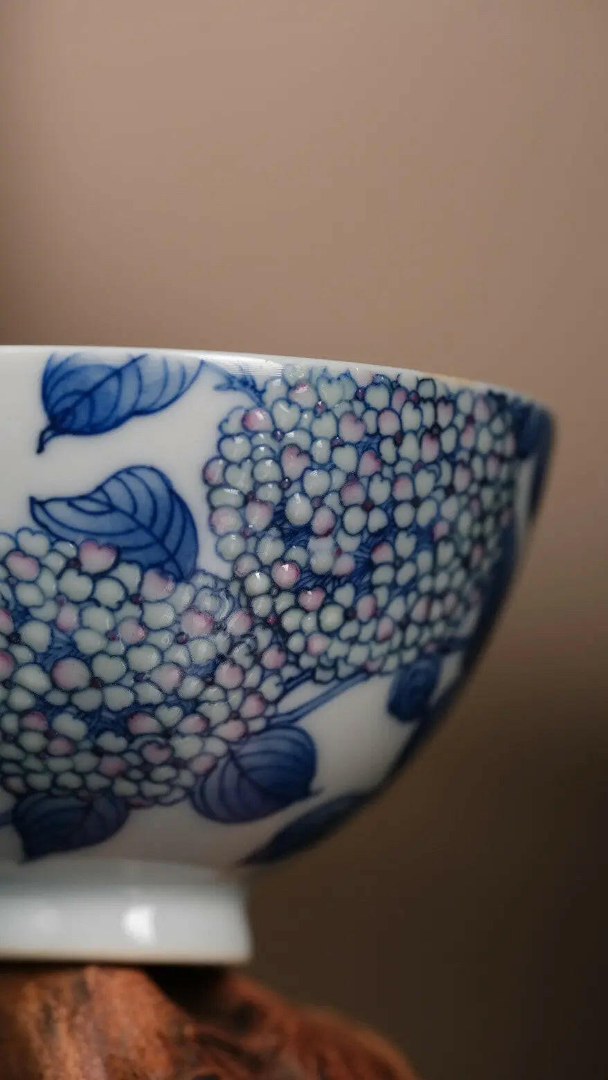 Xiu Qiu Hua - Jing De Zhen Porcelain Teacup zycschina