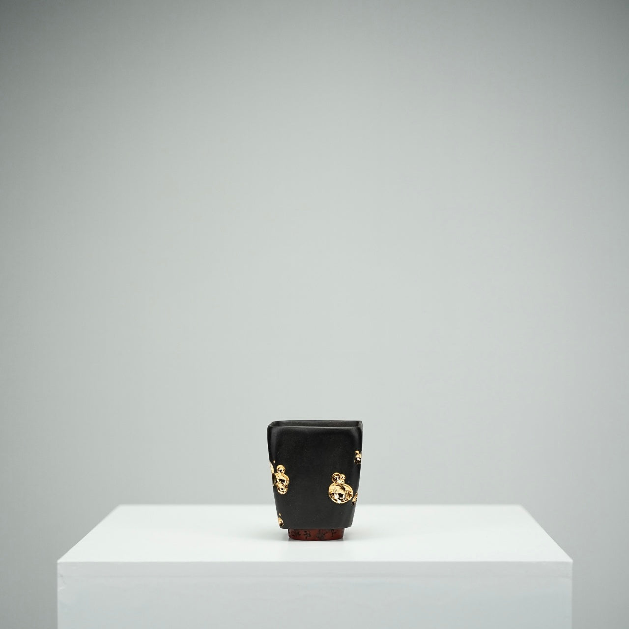 Yi Fang Ning Shi 120cc - Yixing Handmade Teacup 江苏宜兴