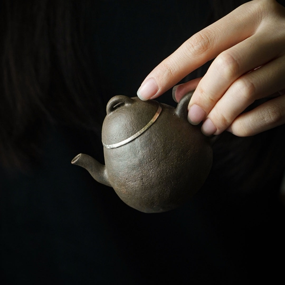 Long Dan 100cc - Yixing Handmade Teapot 江苏宜兴