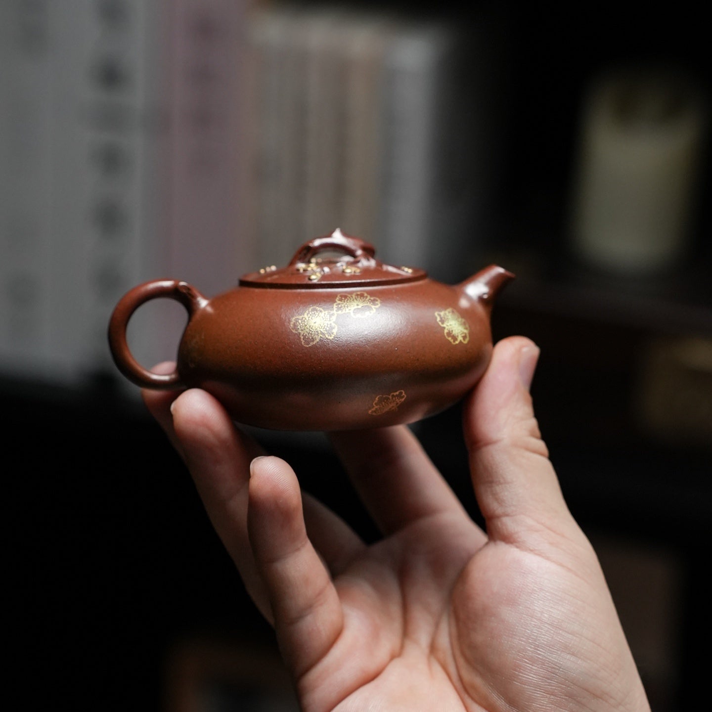 Man Qiu 100cc - Yixing Handmade Teapot 江苏宜兴