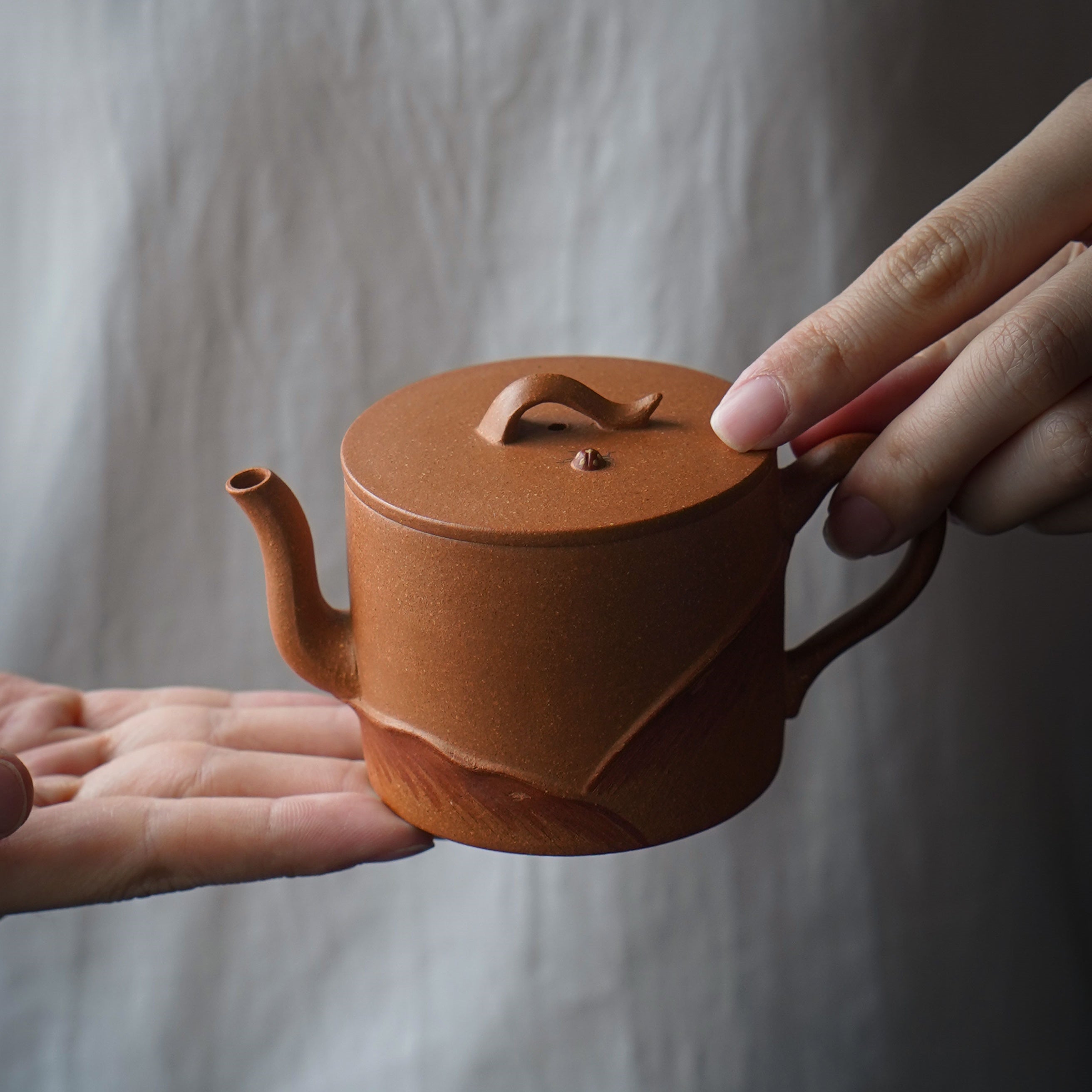 He Qu 150cc - Yixing Handmade Teapot 江苏宜兴