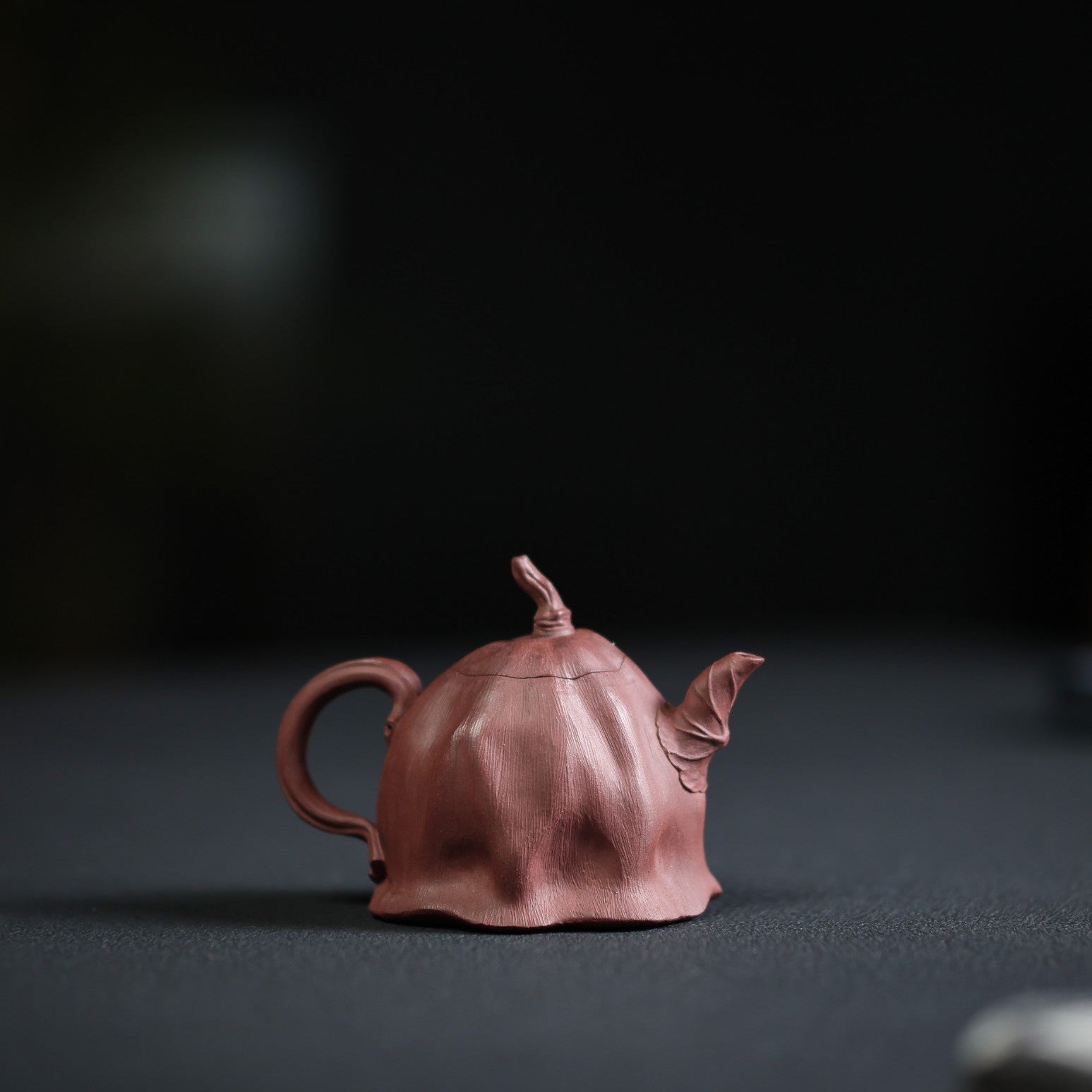 Lian Peng 165cc - Yixing Handmade Teapot 江苏宜兴