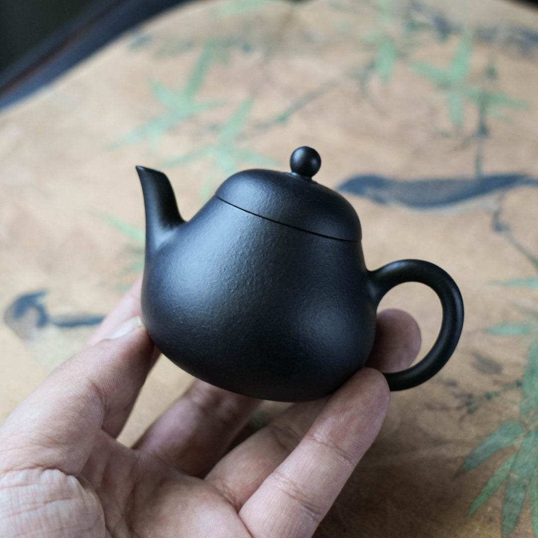 Li Xing 100cc - Yixing Handmade Teapot 江苏宜兴