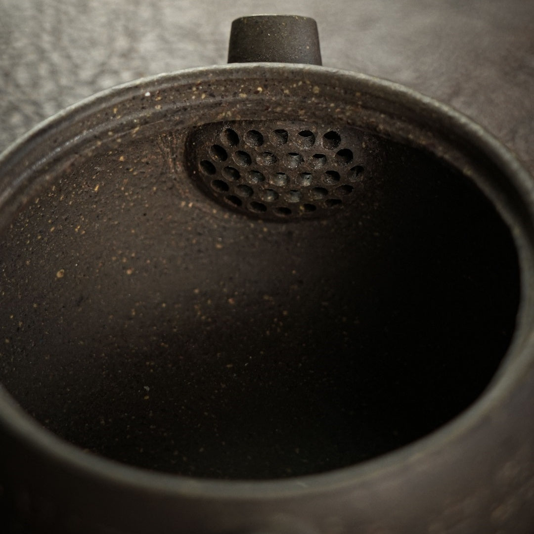 Han Wa 150cc - Yixing Handmade Teapot 江苏宜兴