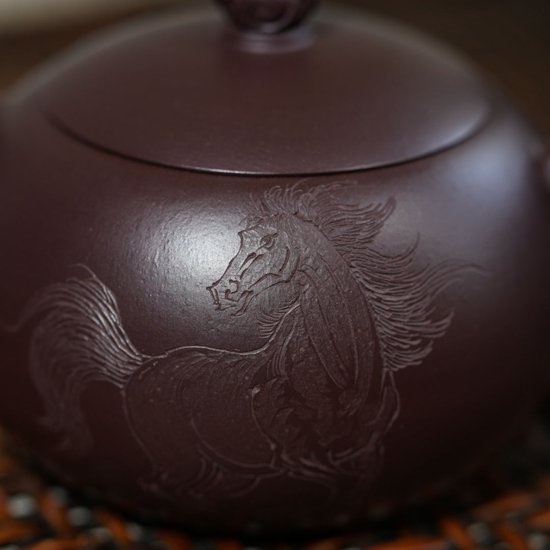 Long Ma Jing Shen 180cc - Yixing Handmade Teapot 江苏宜兴